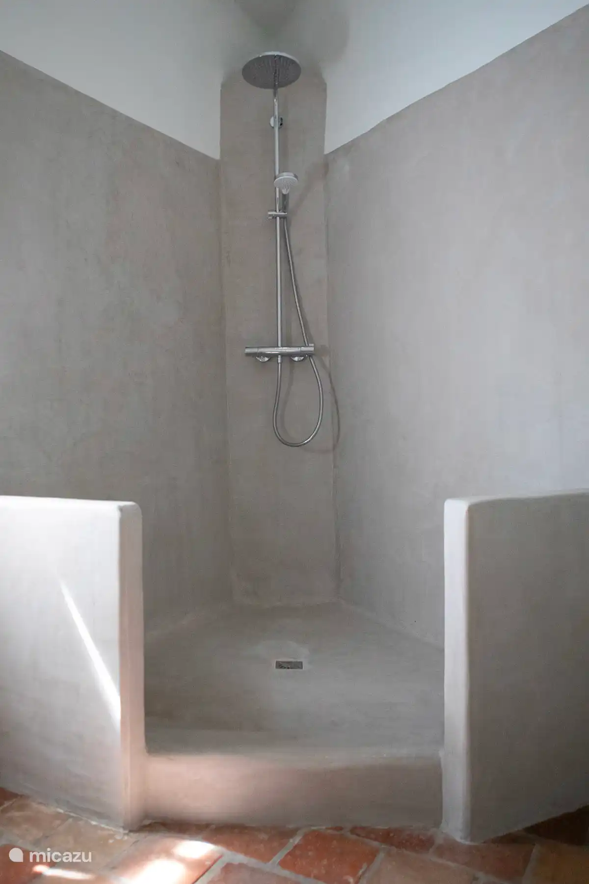 doucheruimte van de blauwe Celadon-kamer