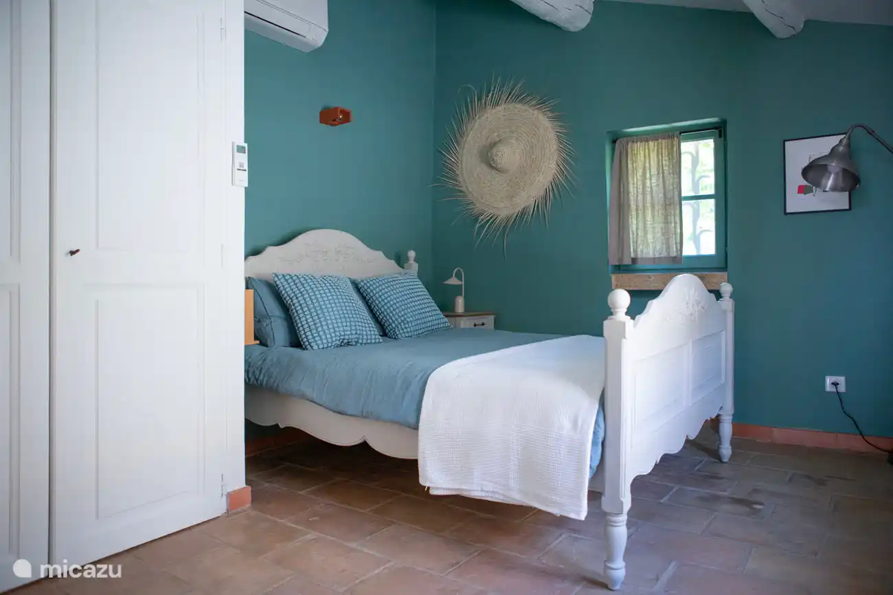 Stro-slaapkamer met eigen douche