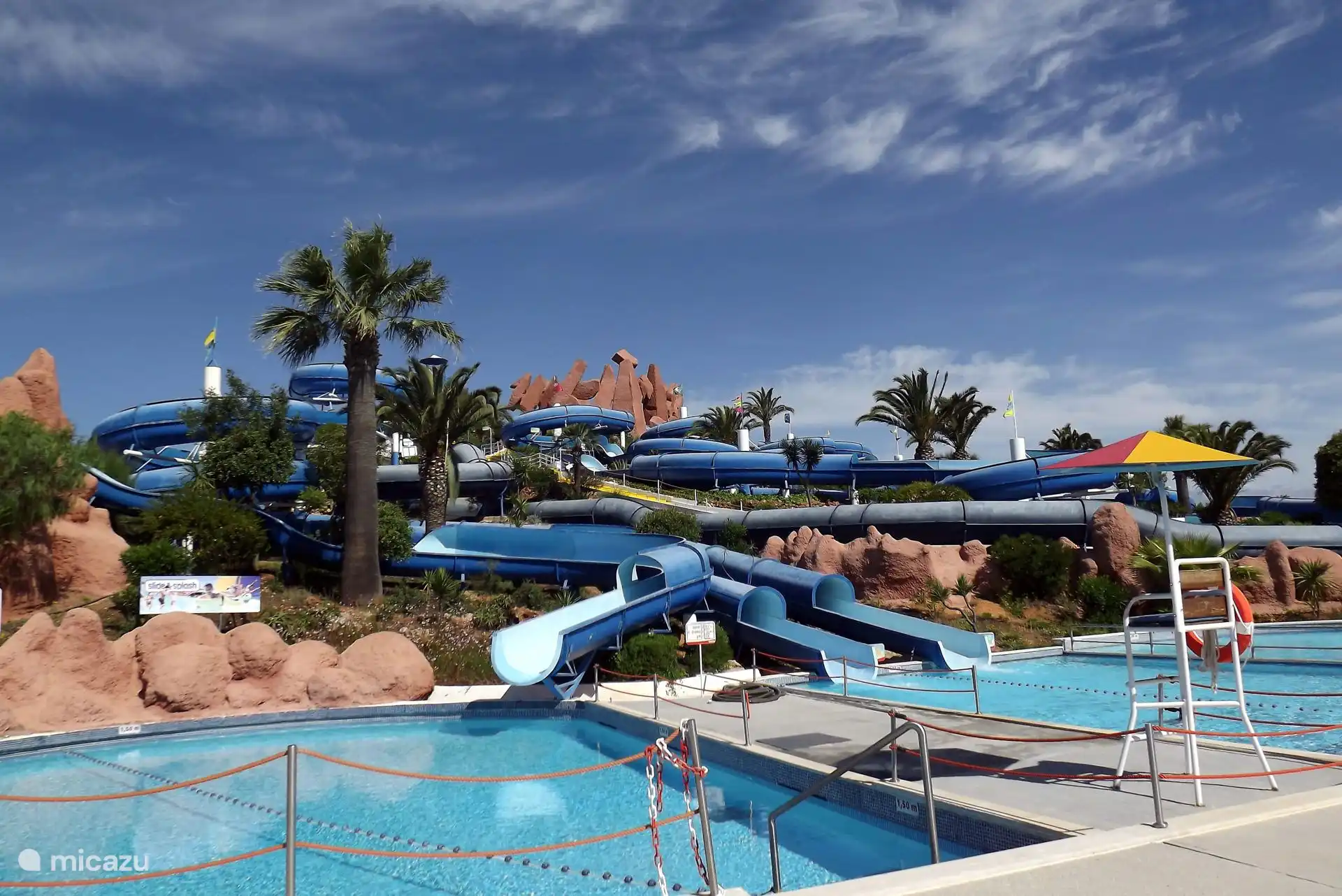 Slide and Splash waterpretpark Lagoa