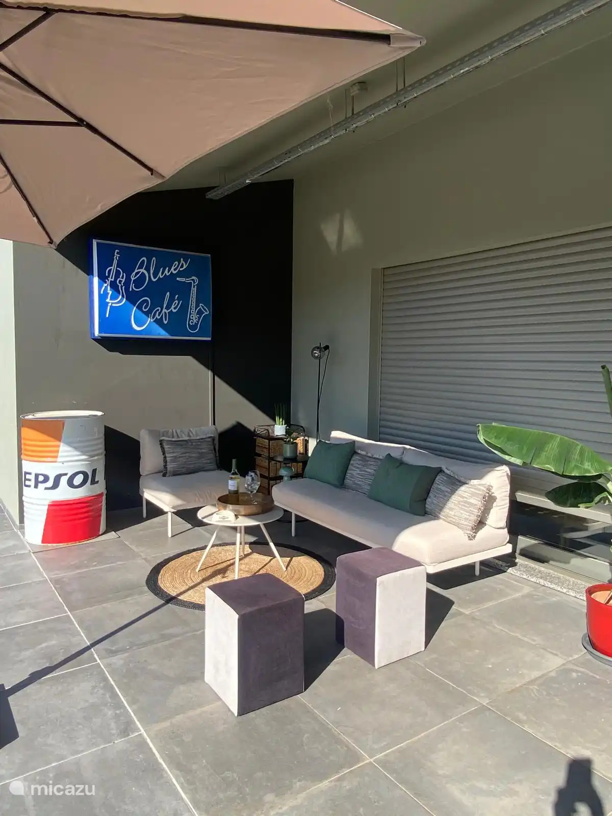 Zithoekje op boventerras