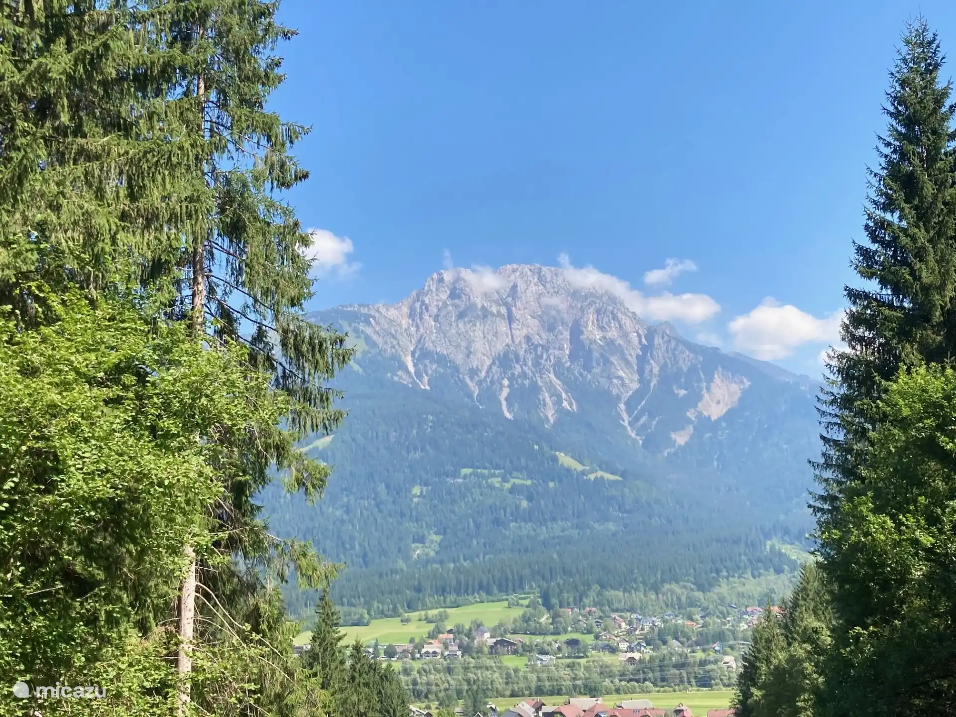 Reise aus den Bergen hinter Griminitzen