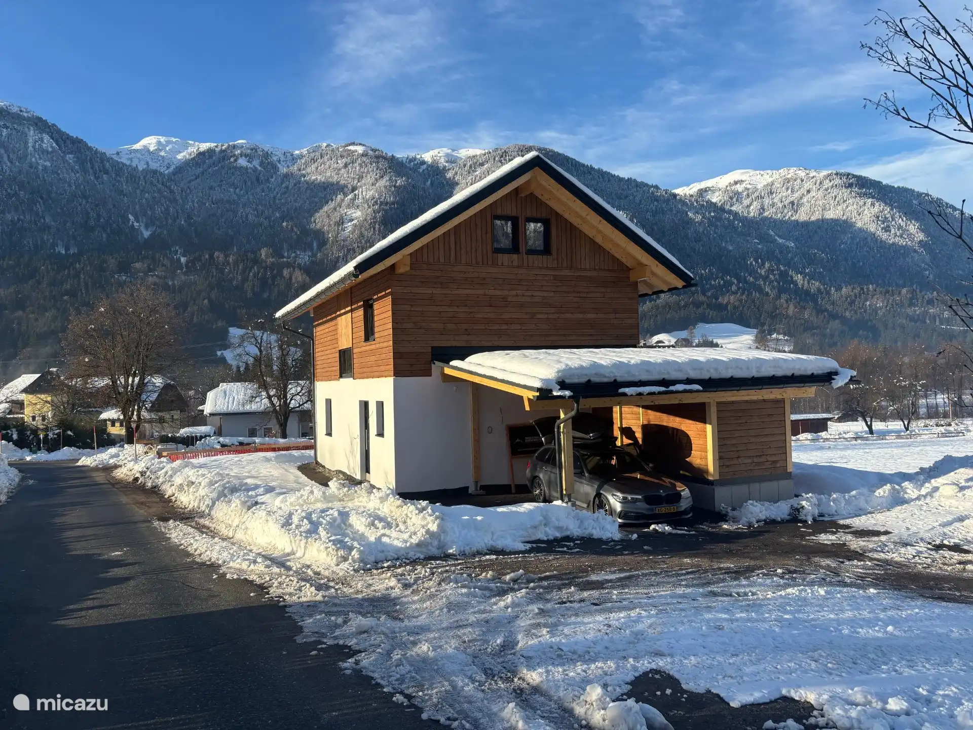 Carport für das Auto 