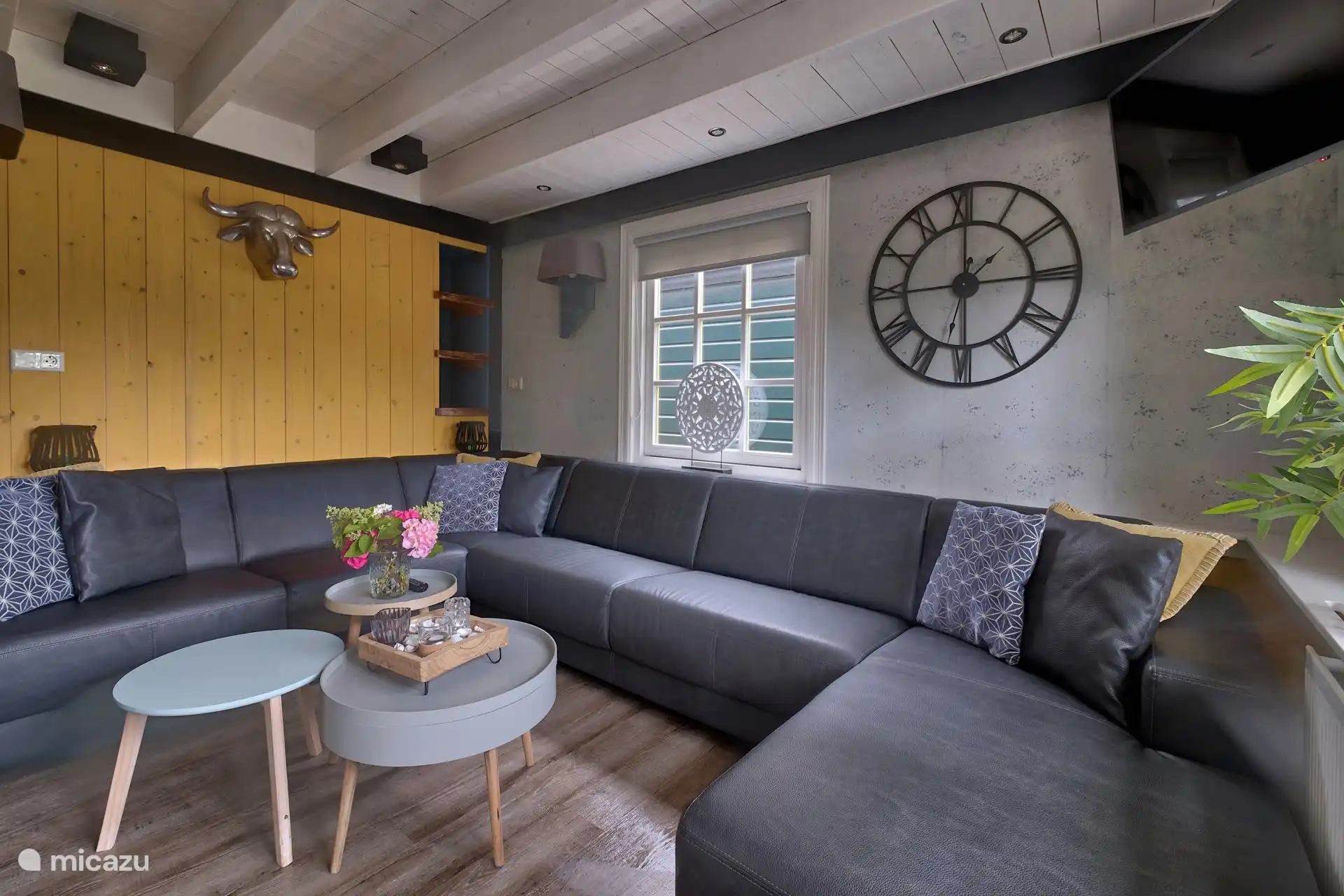 Dit ruime en comfortabele vakantiehuis biedt alles voor een ideale vakantie, of je nu met familie, vrienden of meerdere gezinnen reist.