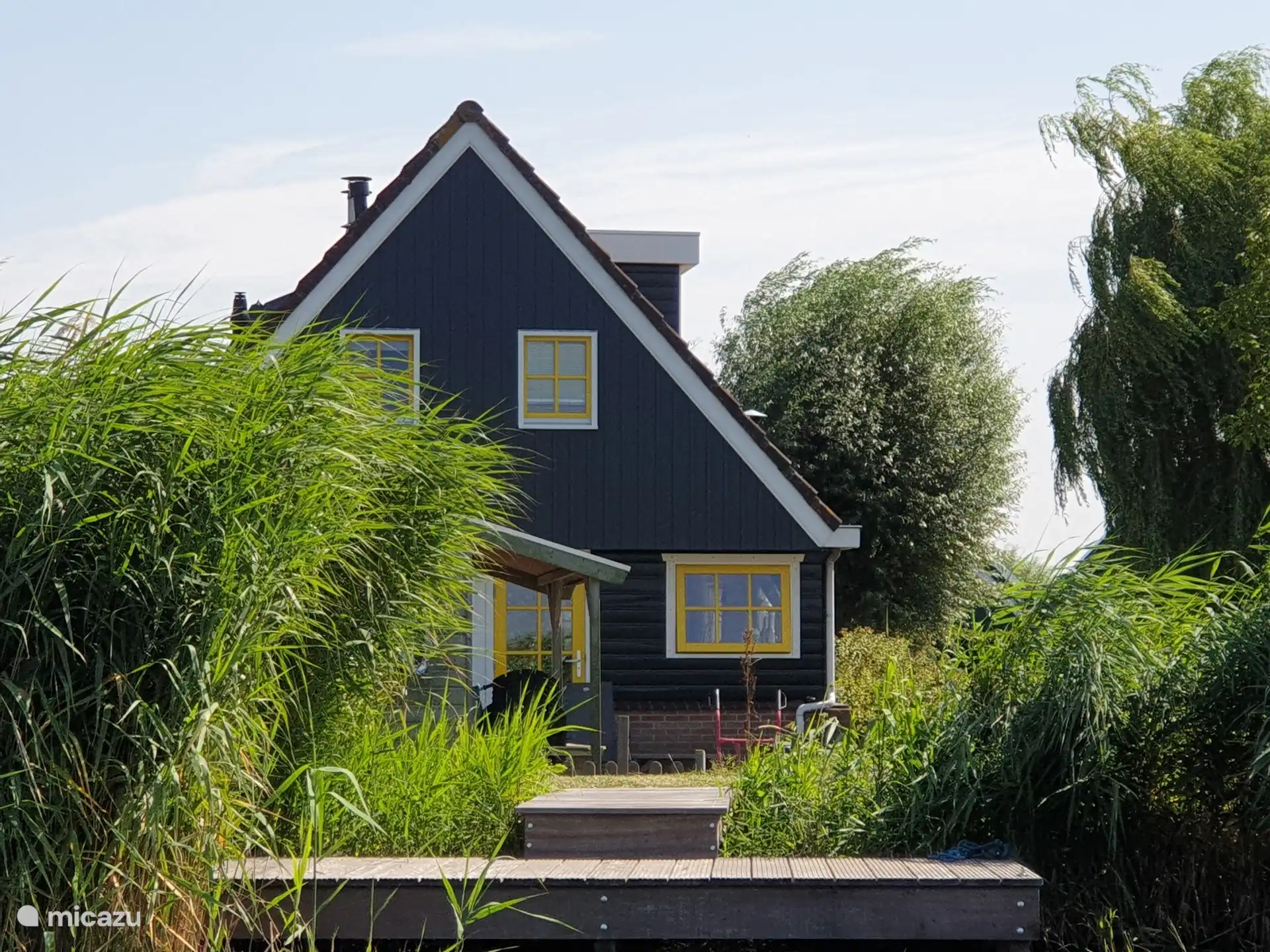 Vanaf je privésteigers kun je direct vissen.