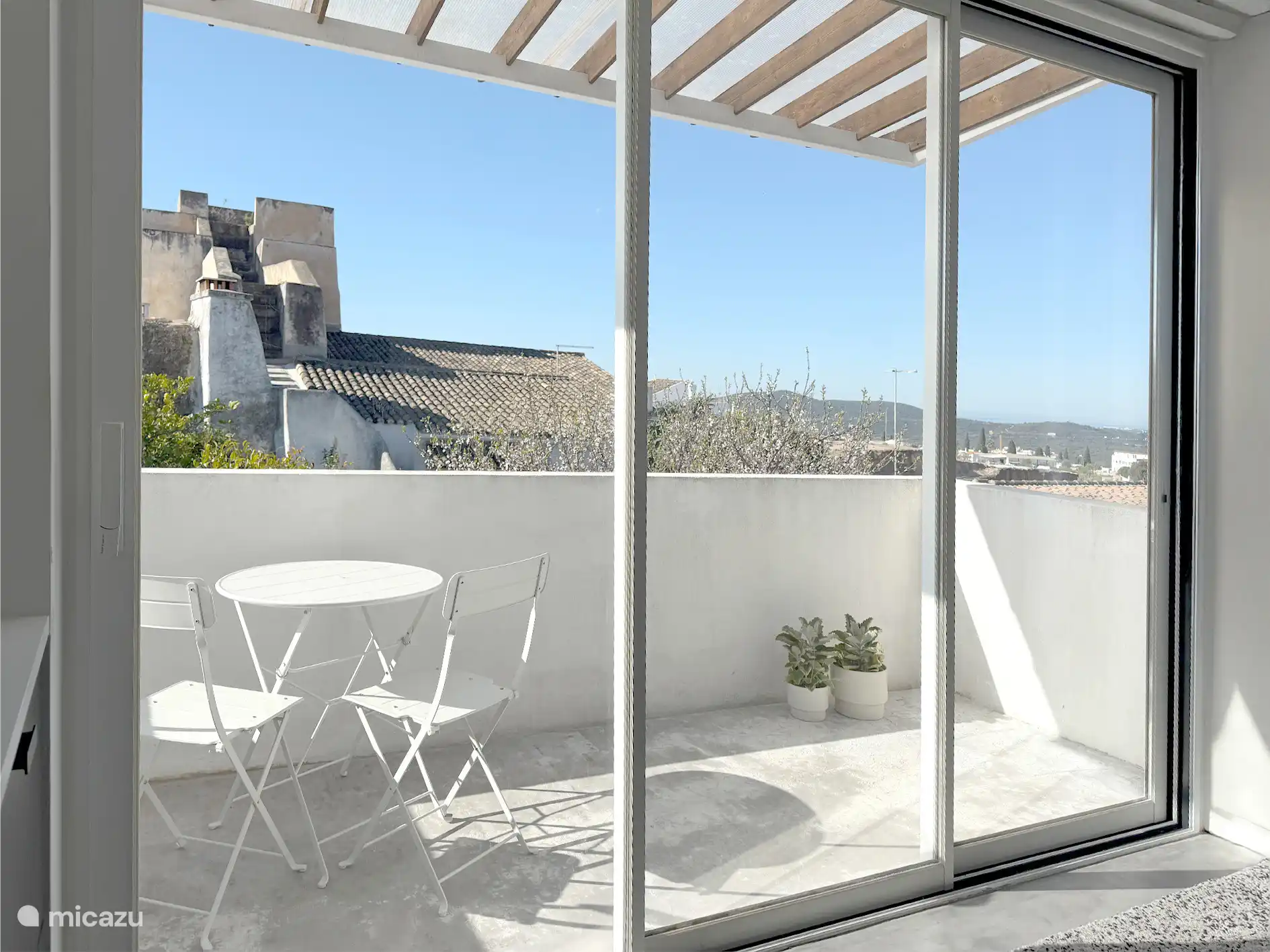 appartement, Sta. Bárbara De Nexe/bordeira, Algarve, Portugal - Sunny Minimalist Apartment • Terrasse