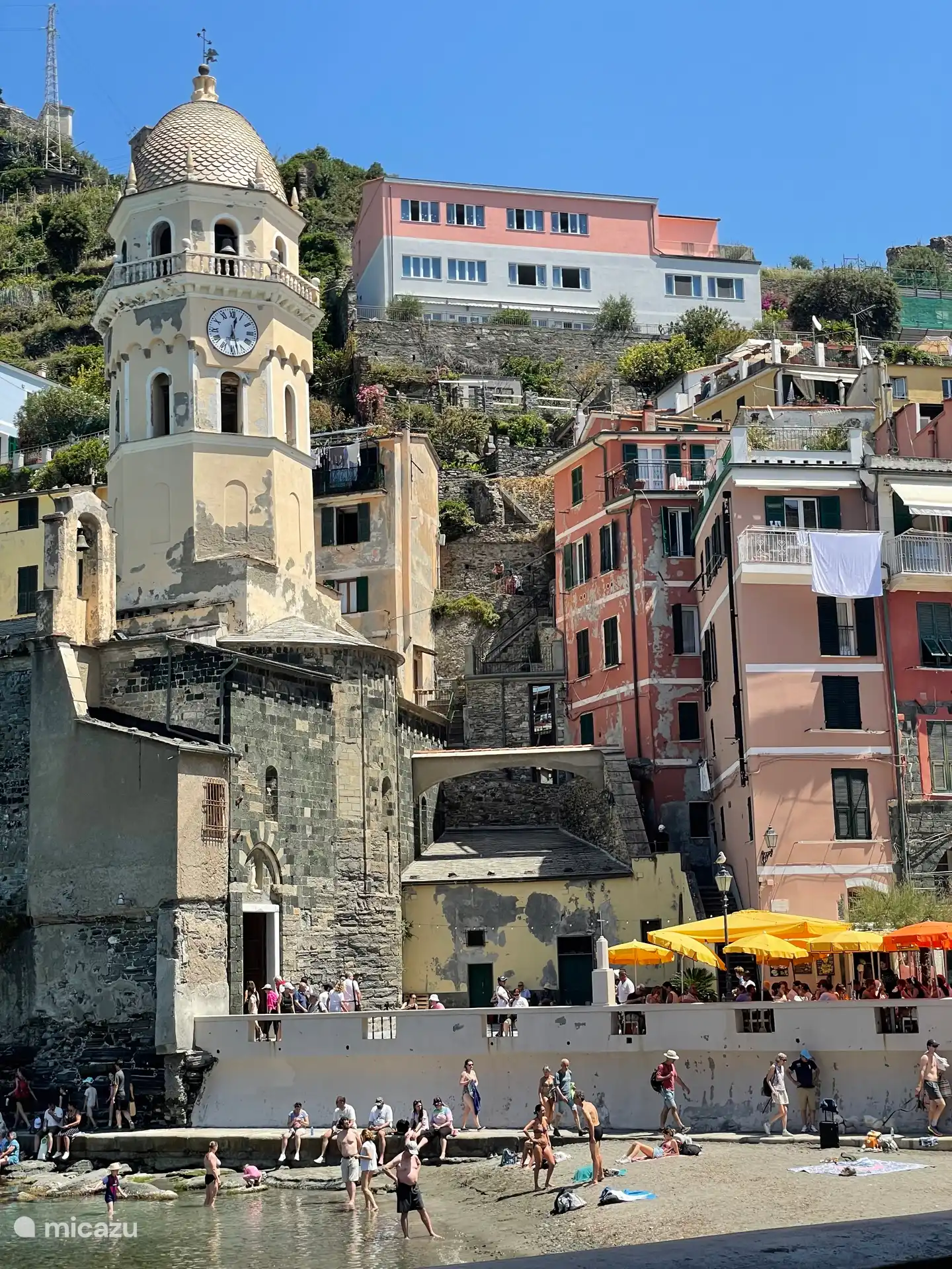 De kerk van Vernazza