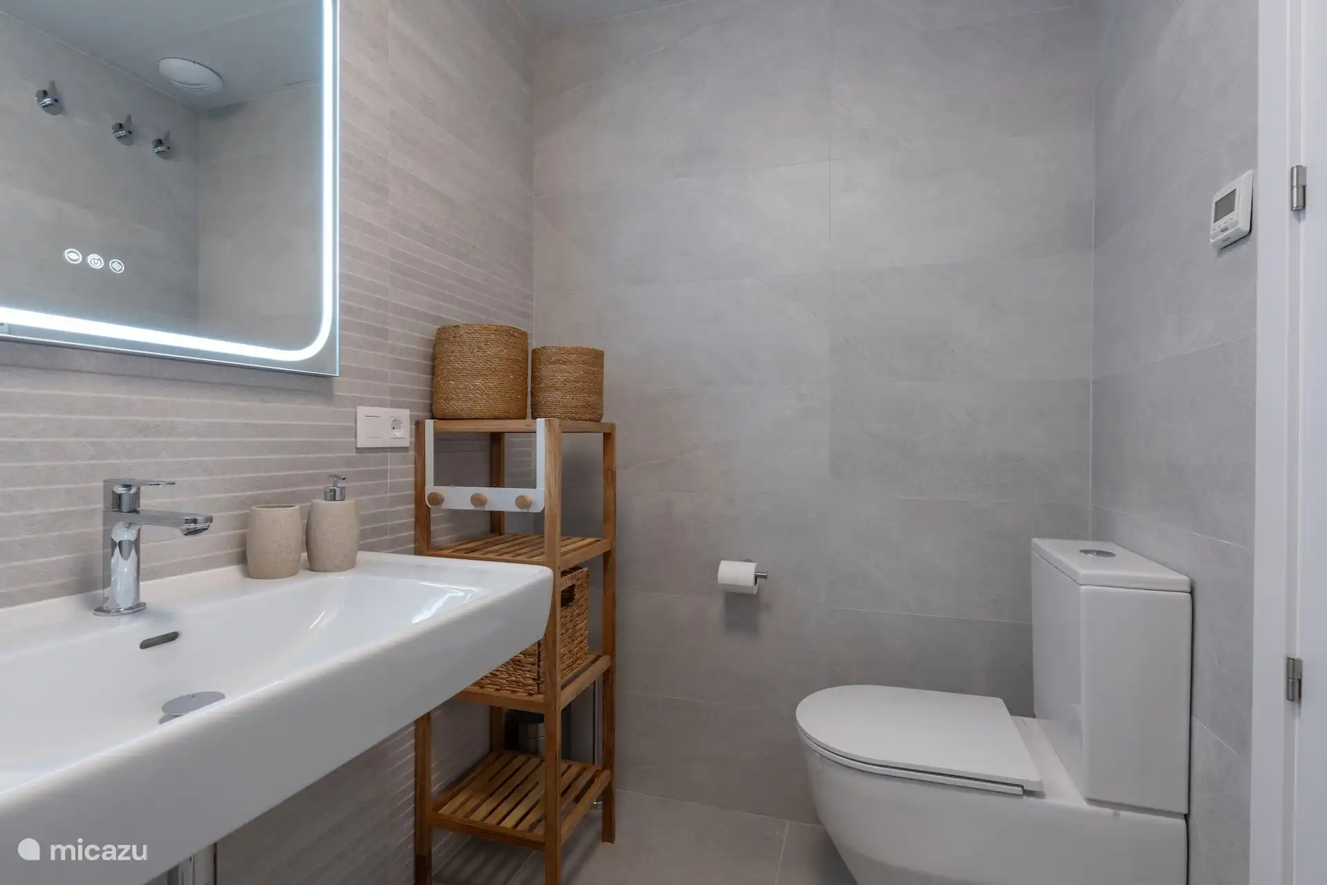 Bathroom with toilet and underfloor heating