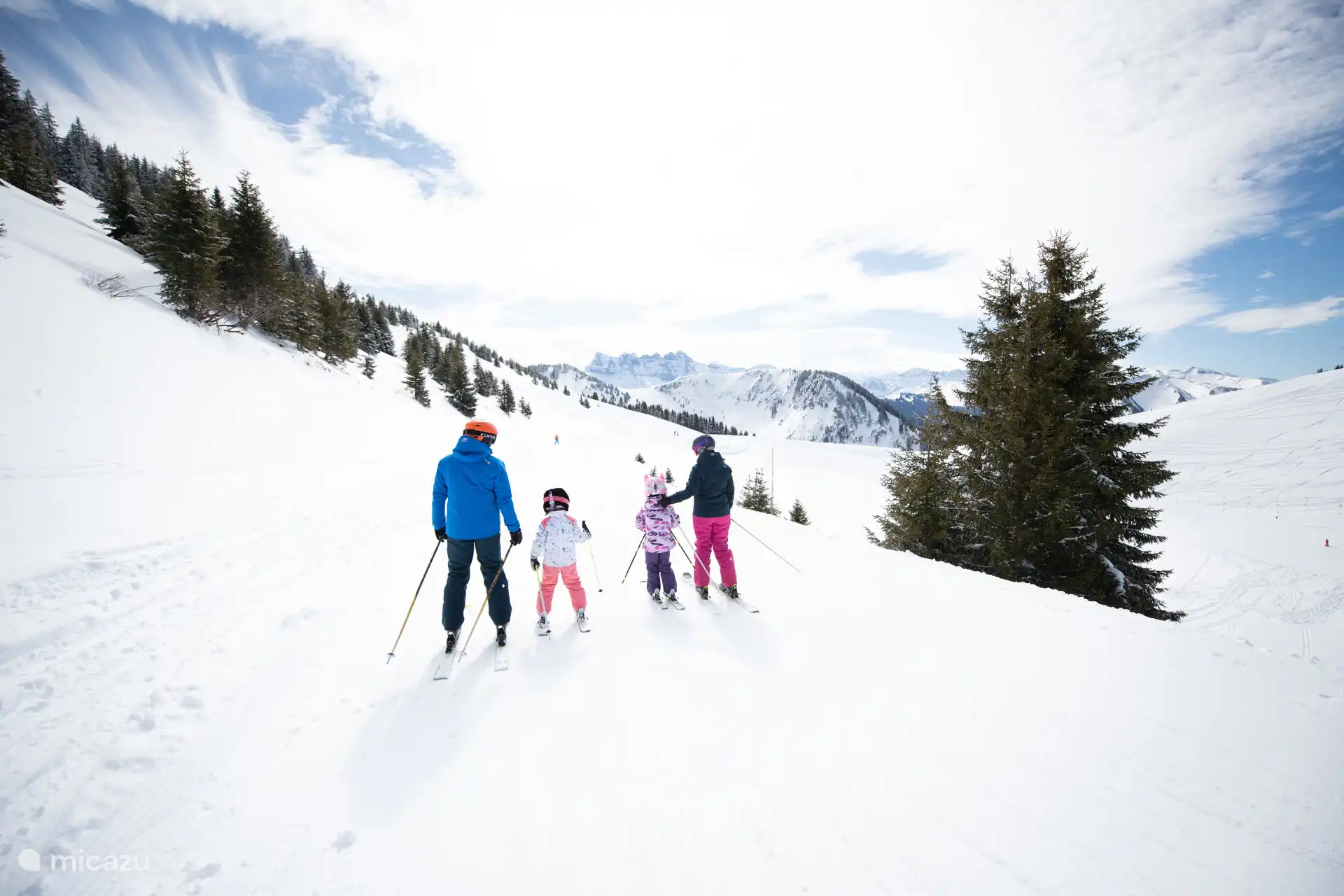 Familienskifahren in Torgon — Skigebiet Portes du Soleil, Wallis, Schweiz