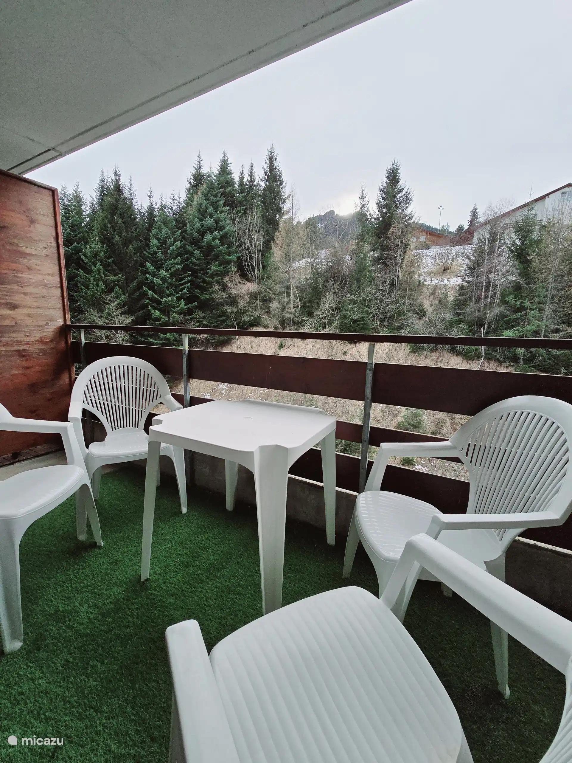 Möblierter Balkon – Outdoor-Entspannung, L'Écrin de Torgon Portes du Soleil