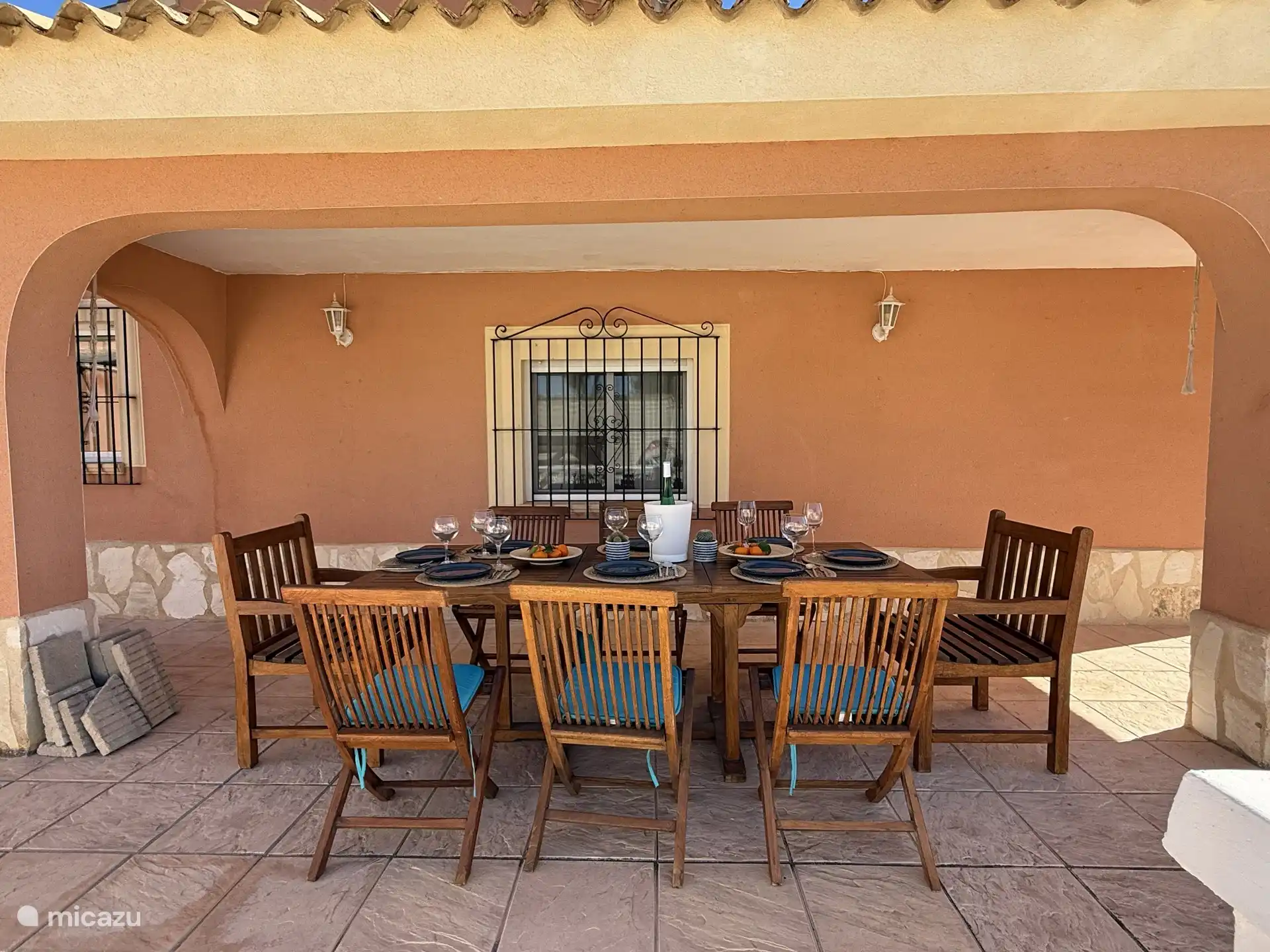 De eettafel voor 8 personen