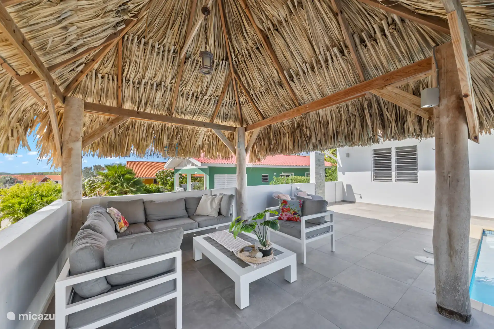 Heerlijk toeven onder de Palapa welke veel verkoeling geeft.