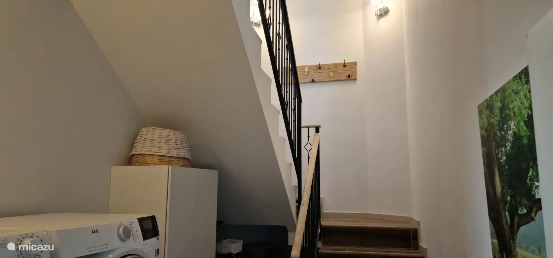 Trap naar begane grond woning.