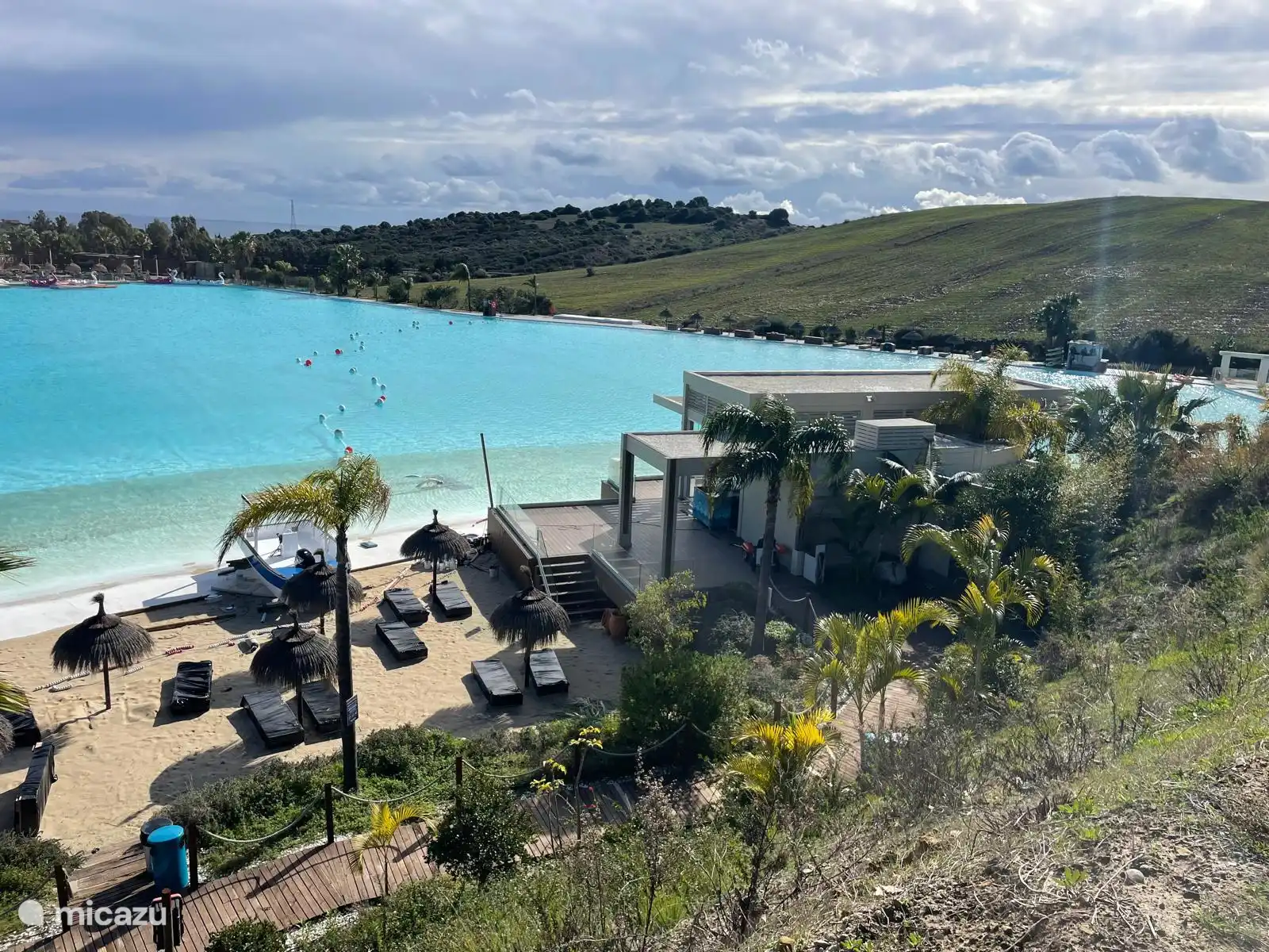 laguna a la que tienes acceso libre durante la estancia