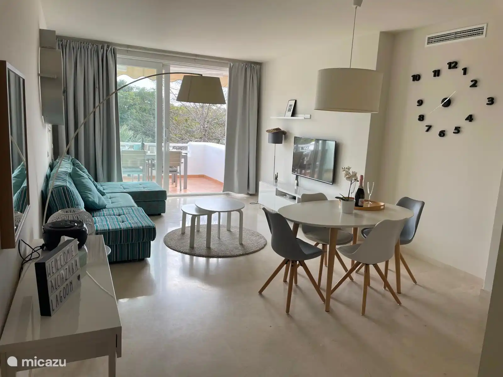 Salón con vistas al jardín