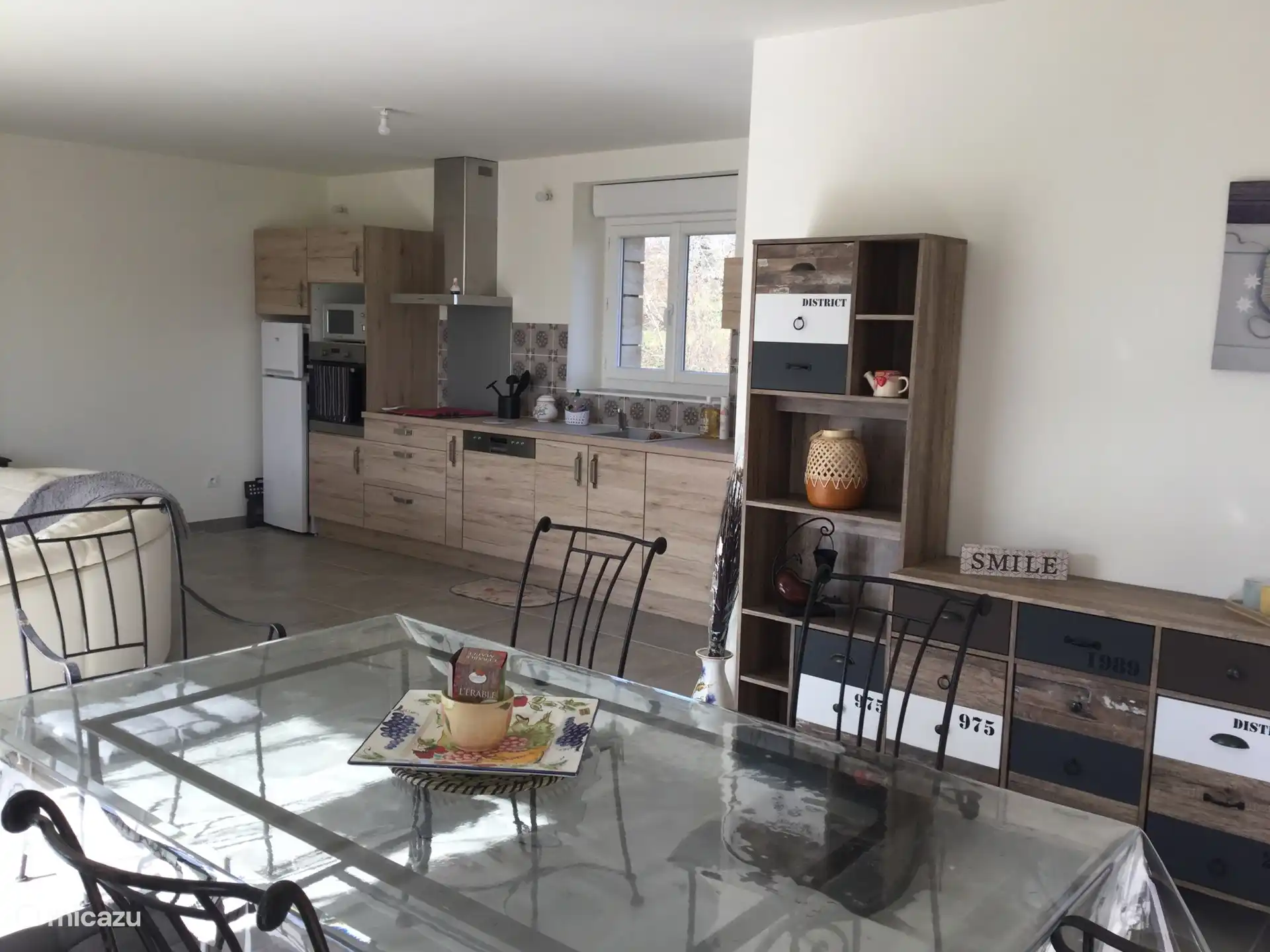 Woonkamer - eetkamer en keuken