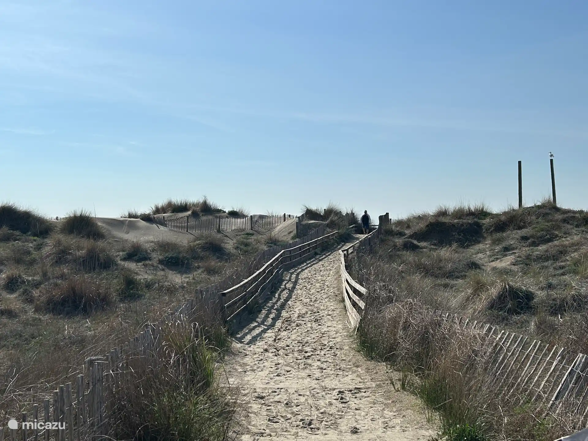 Tu peux prendre un vélo et suivre la plage jusqu’à La Grande Motte !
