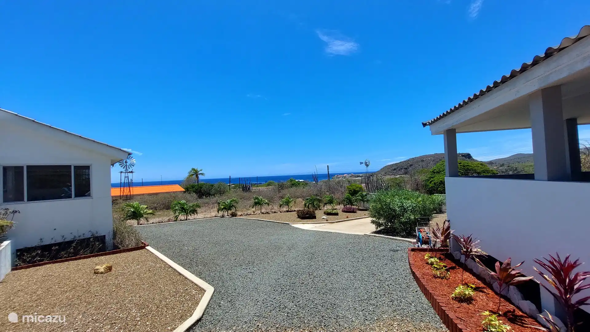 Parkeergelegenheid op het terrein.