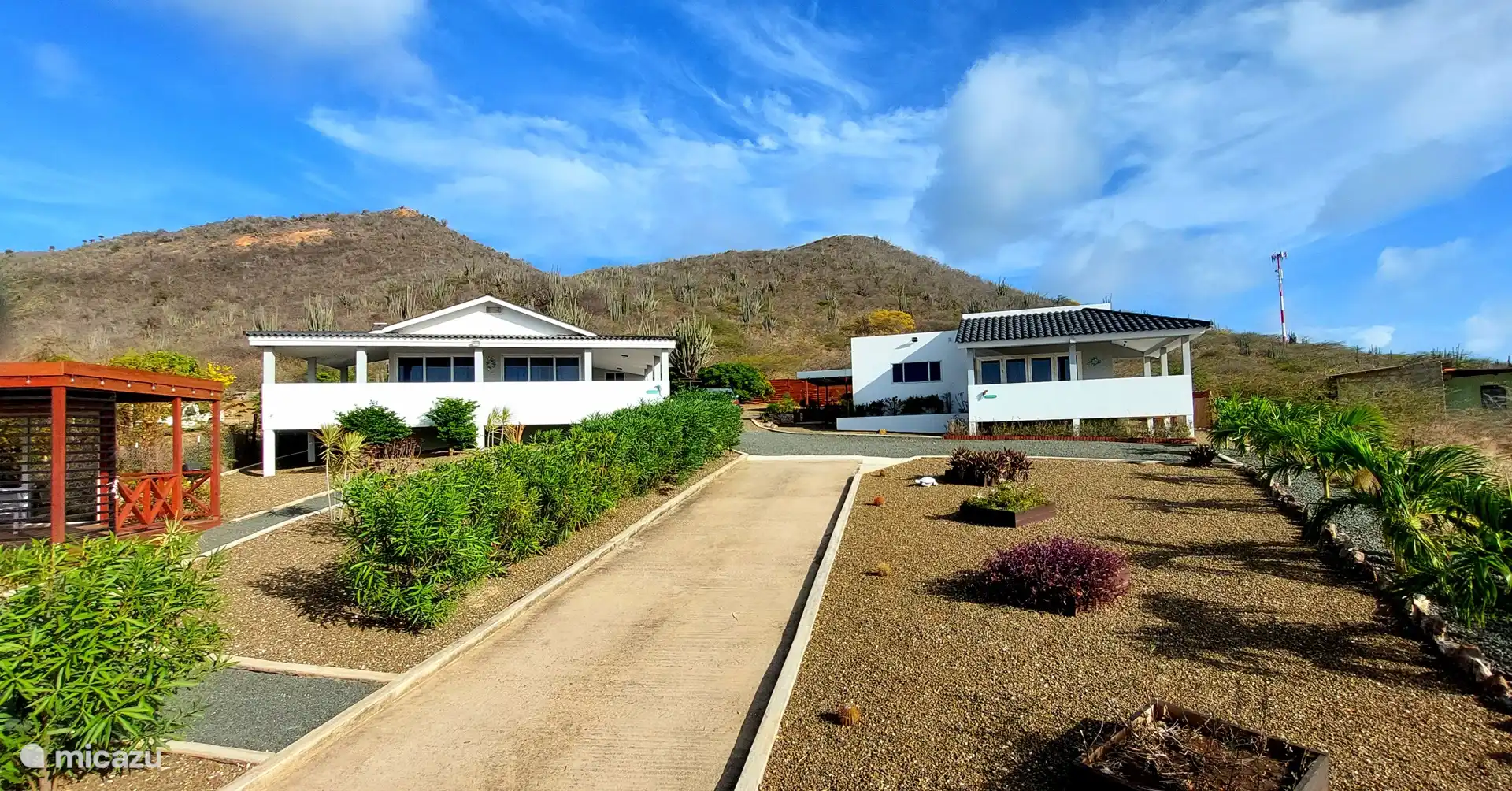 Villa Aloe maakt deel uit van Tato Apartments & Villas, een kleinschalig en afgesloten terrein met twee woningen: Villa Aloë en Villa Kadushi.