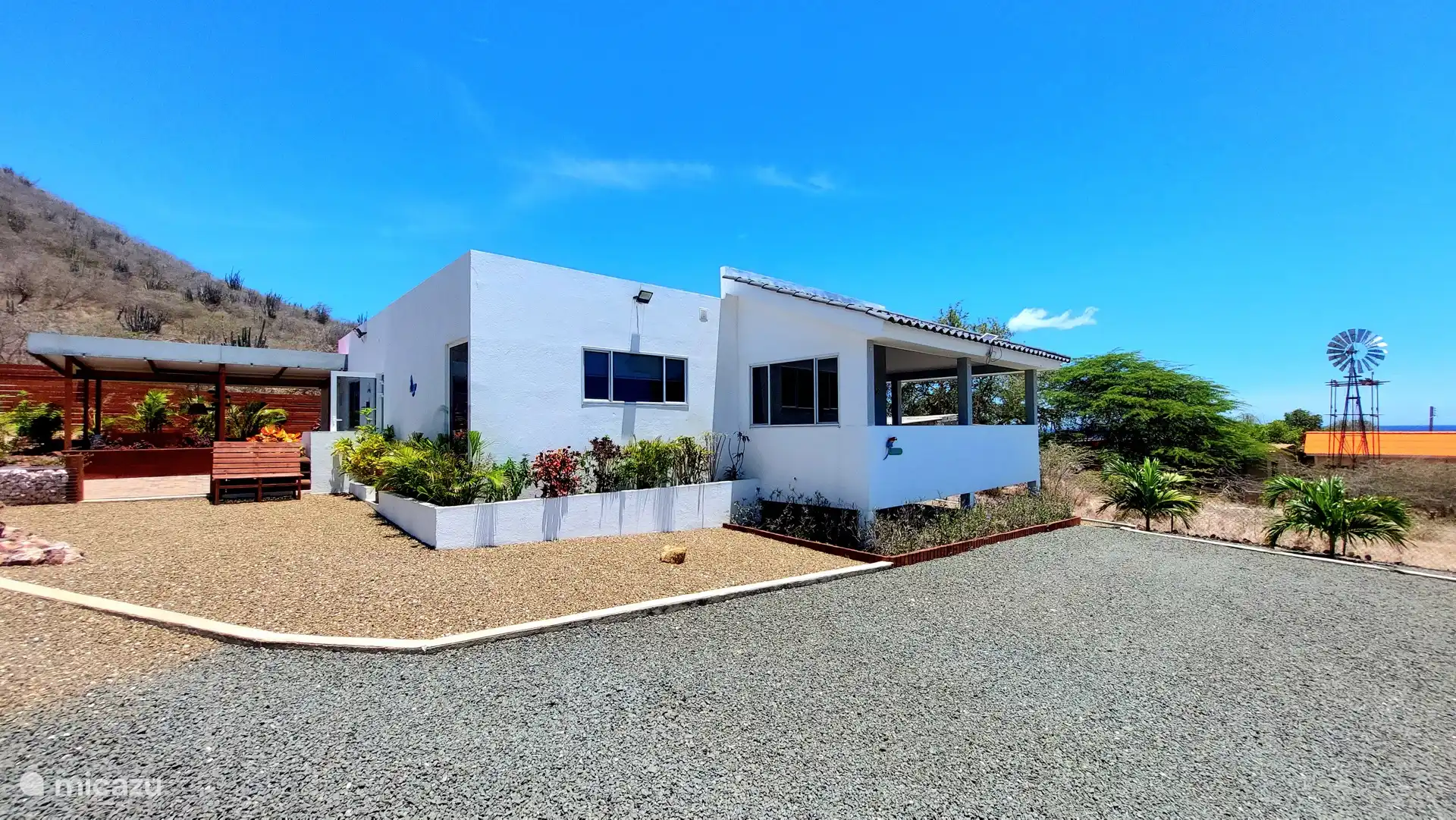 Villa Aloë beschikt over twee slaapkamers en één badkamer en is perfect voor gezinnen.