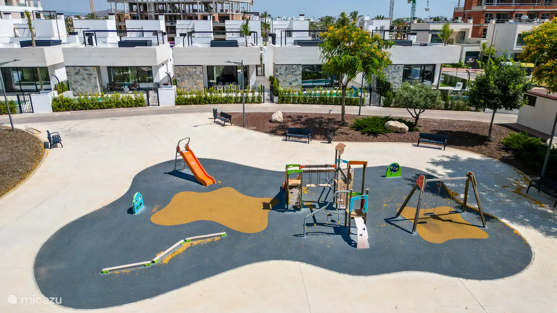 Parques infantiles para todas las edades – Repartidos por todo el resort encontrarás varios parques divertidos y desafiantes donde niños de diferentes edades pueden jugar, escalar y explorar. I