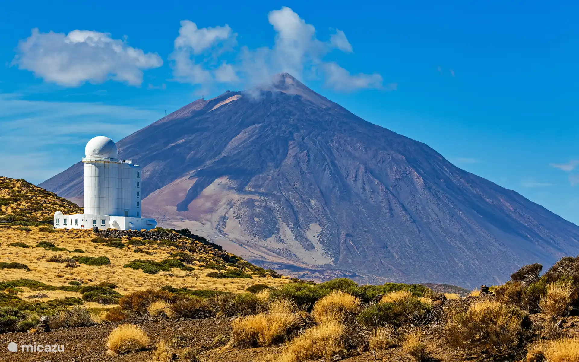 Indrukwekkend uitzicht op de vulkaan El Teide, het hoogste punt van Spanje. Een must-see met uniek vulkanisch landschap, perfect voor een dagtrip en onvergetelijke foto’s.