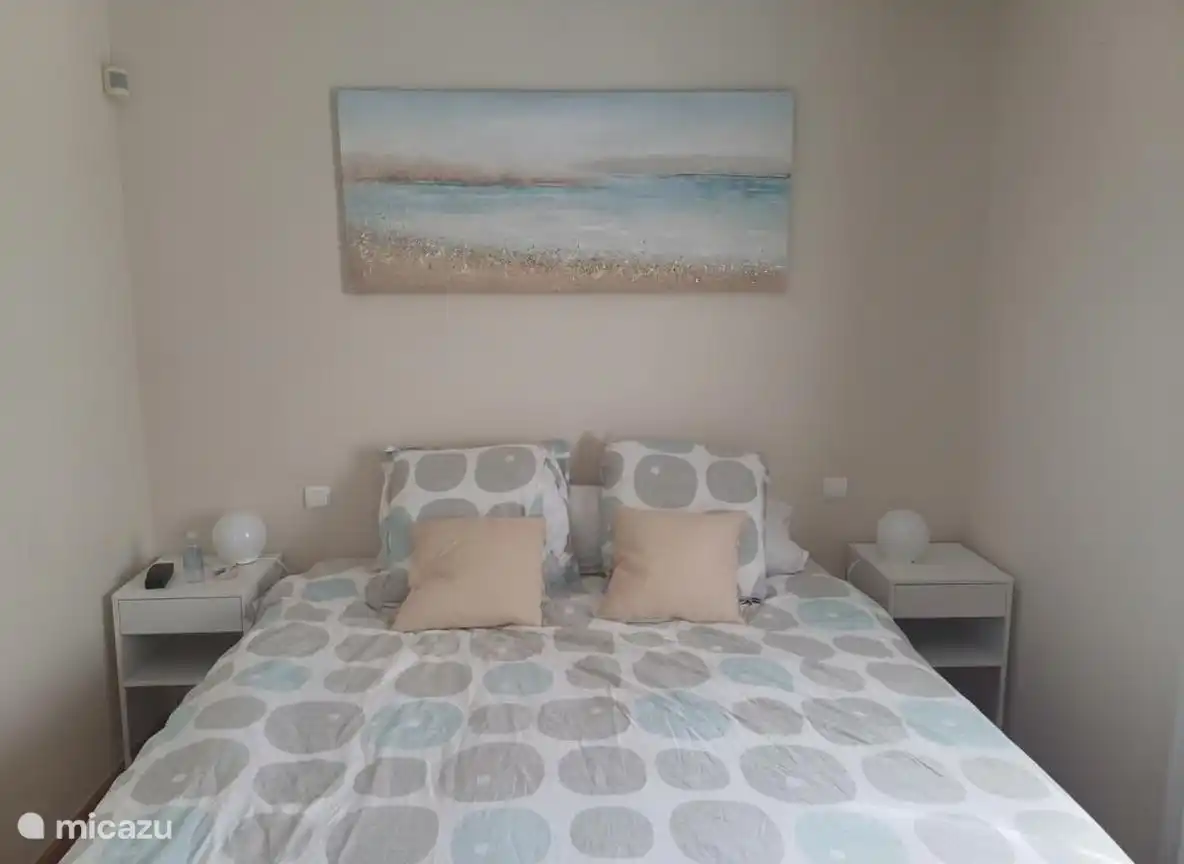 Slaapkamer 1. Tweepersoonsbed 180cm breed