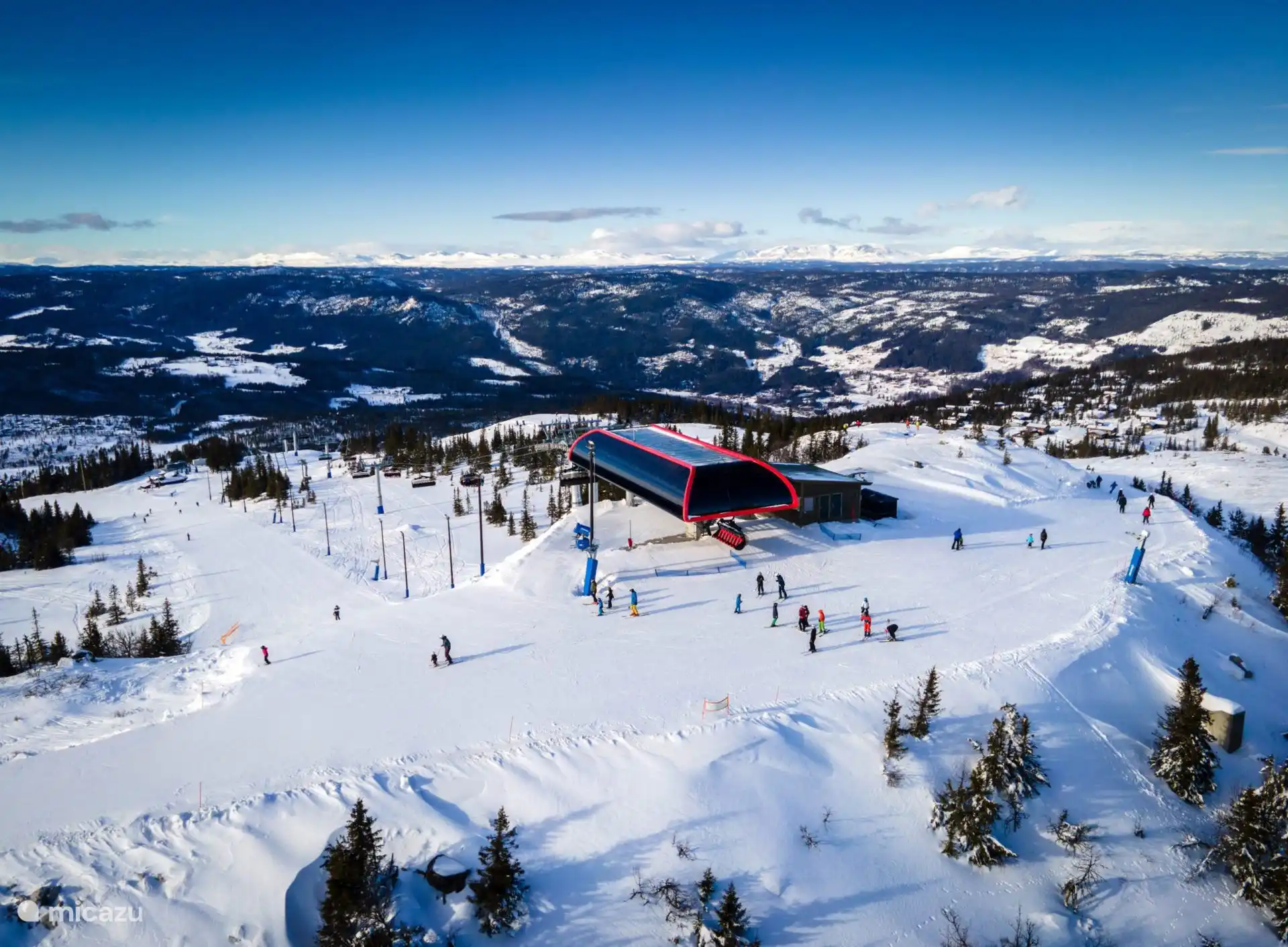 Skiing in Nesfjellet from the beginning of December to April!
