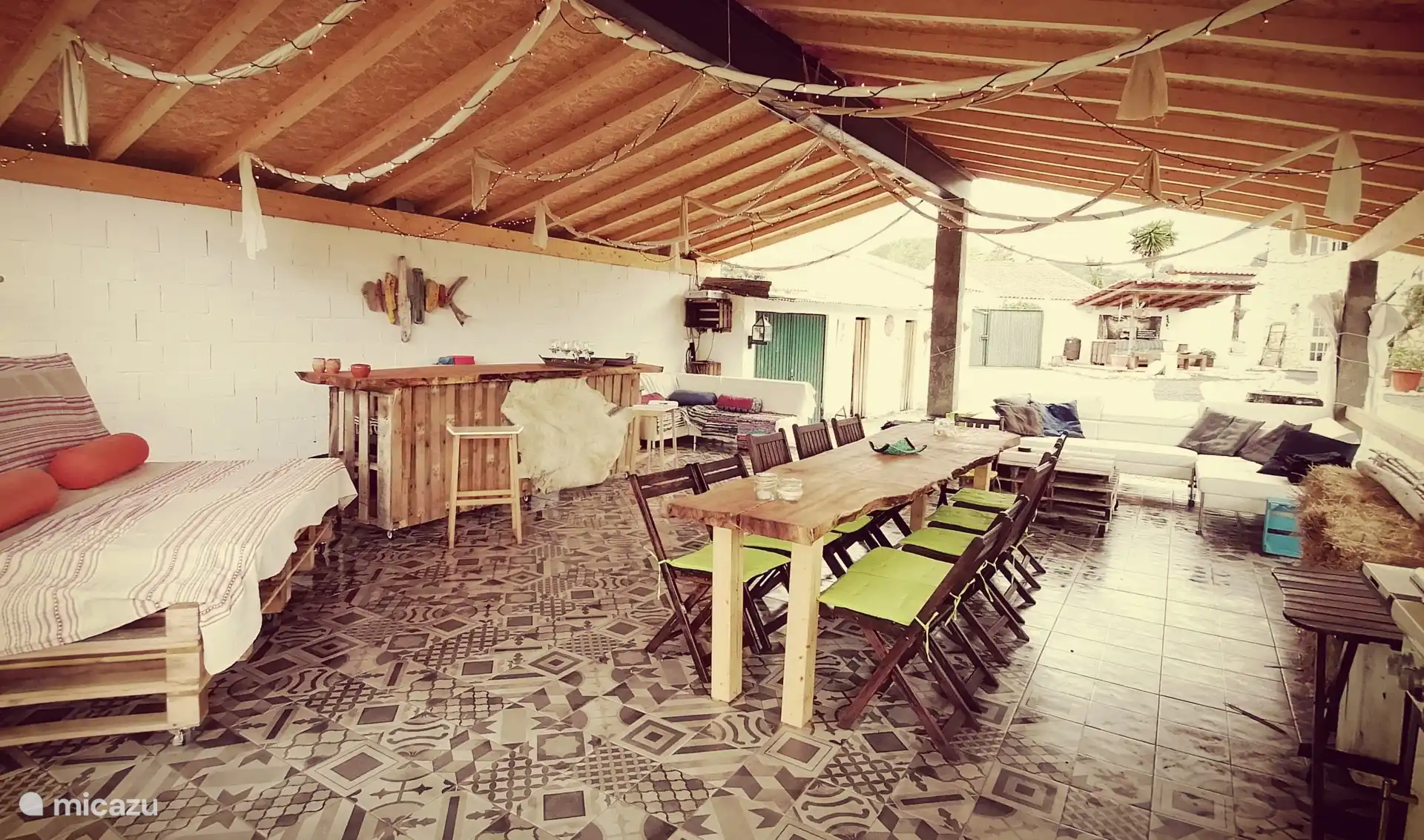 Multifunctional hall