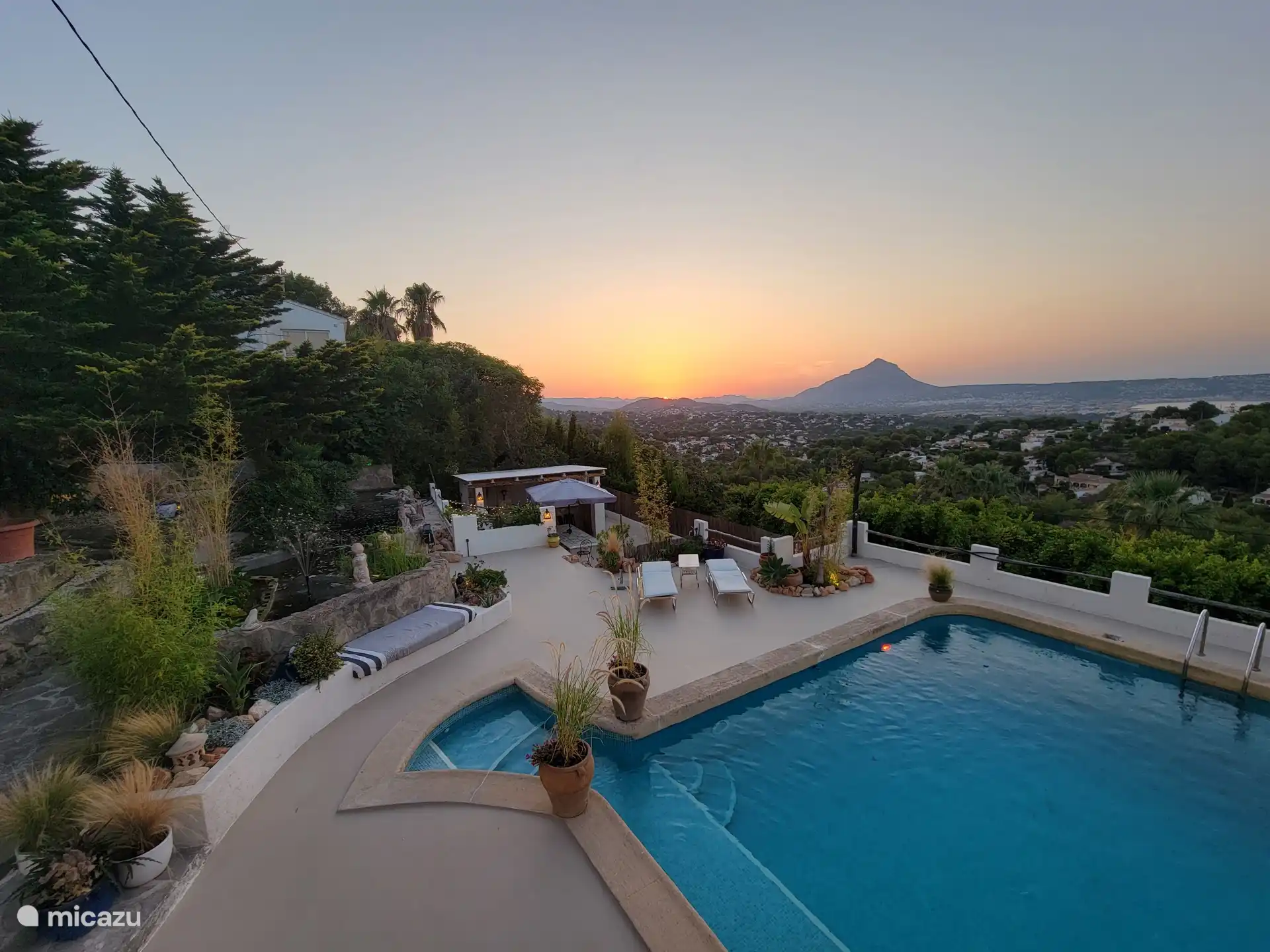 Zonsondergang in de zomer