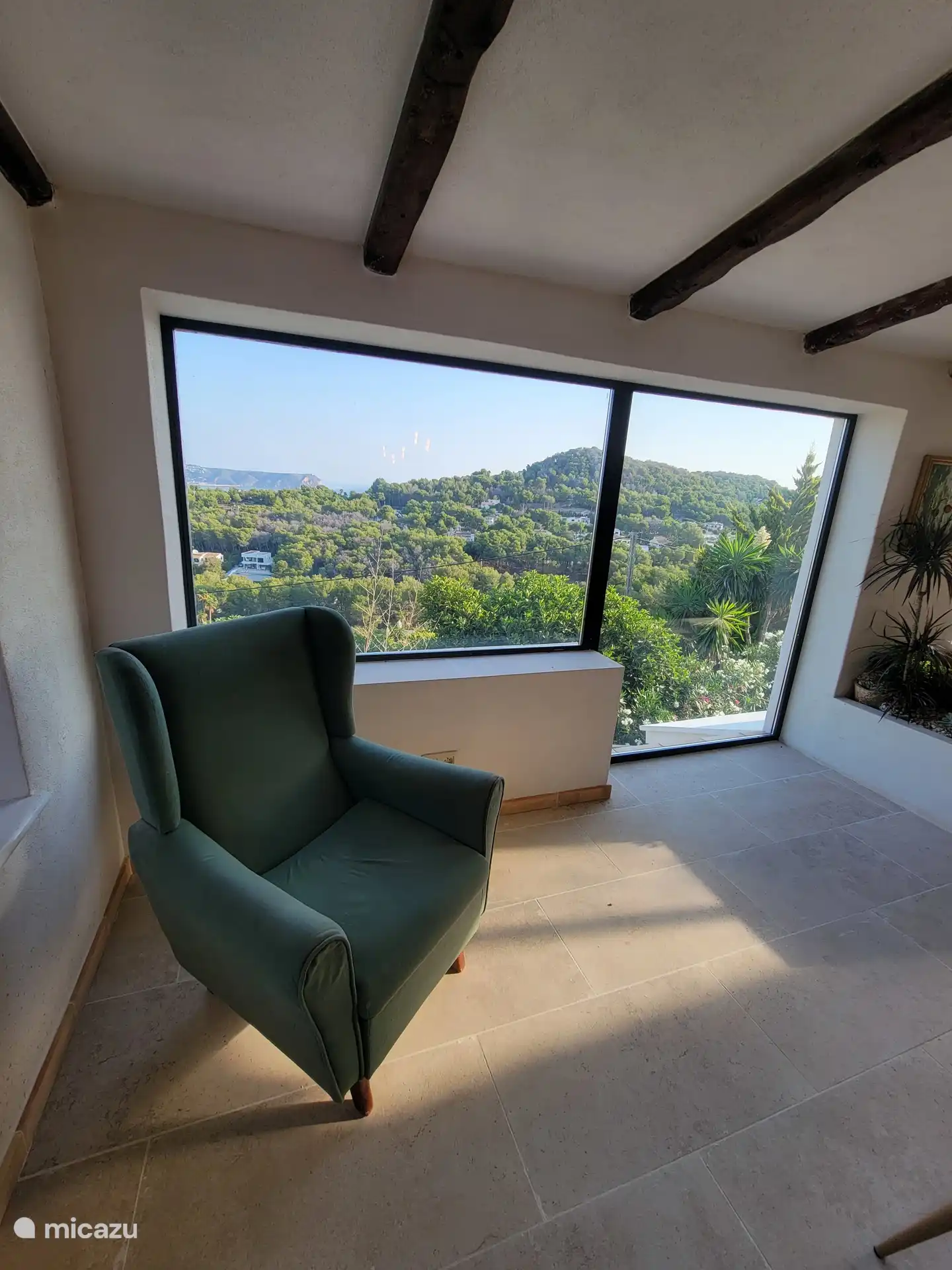 Stoel om een mooi boek te lezen