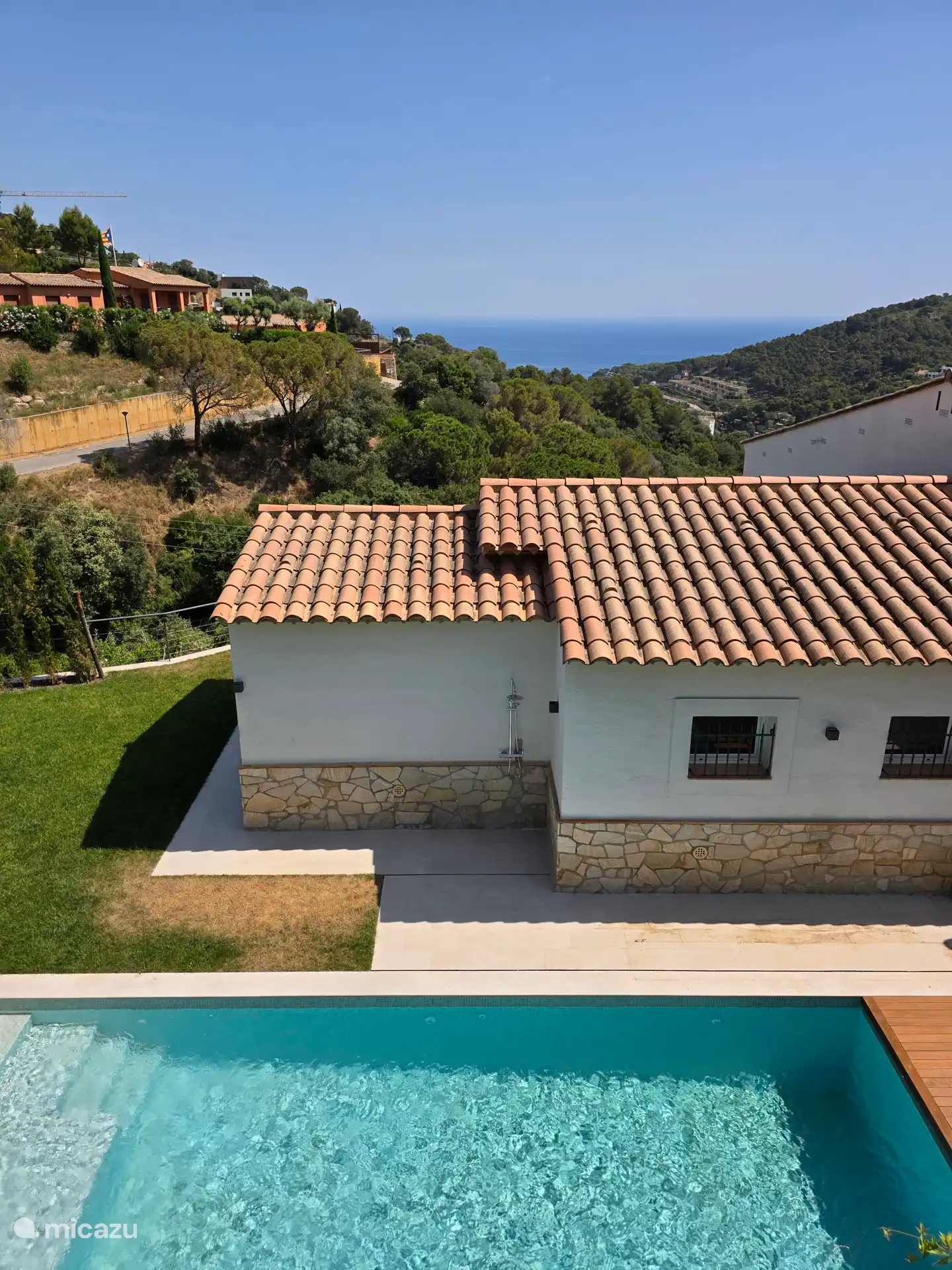 Casa Chula met zwembad en zeezicht.