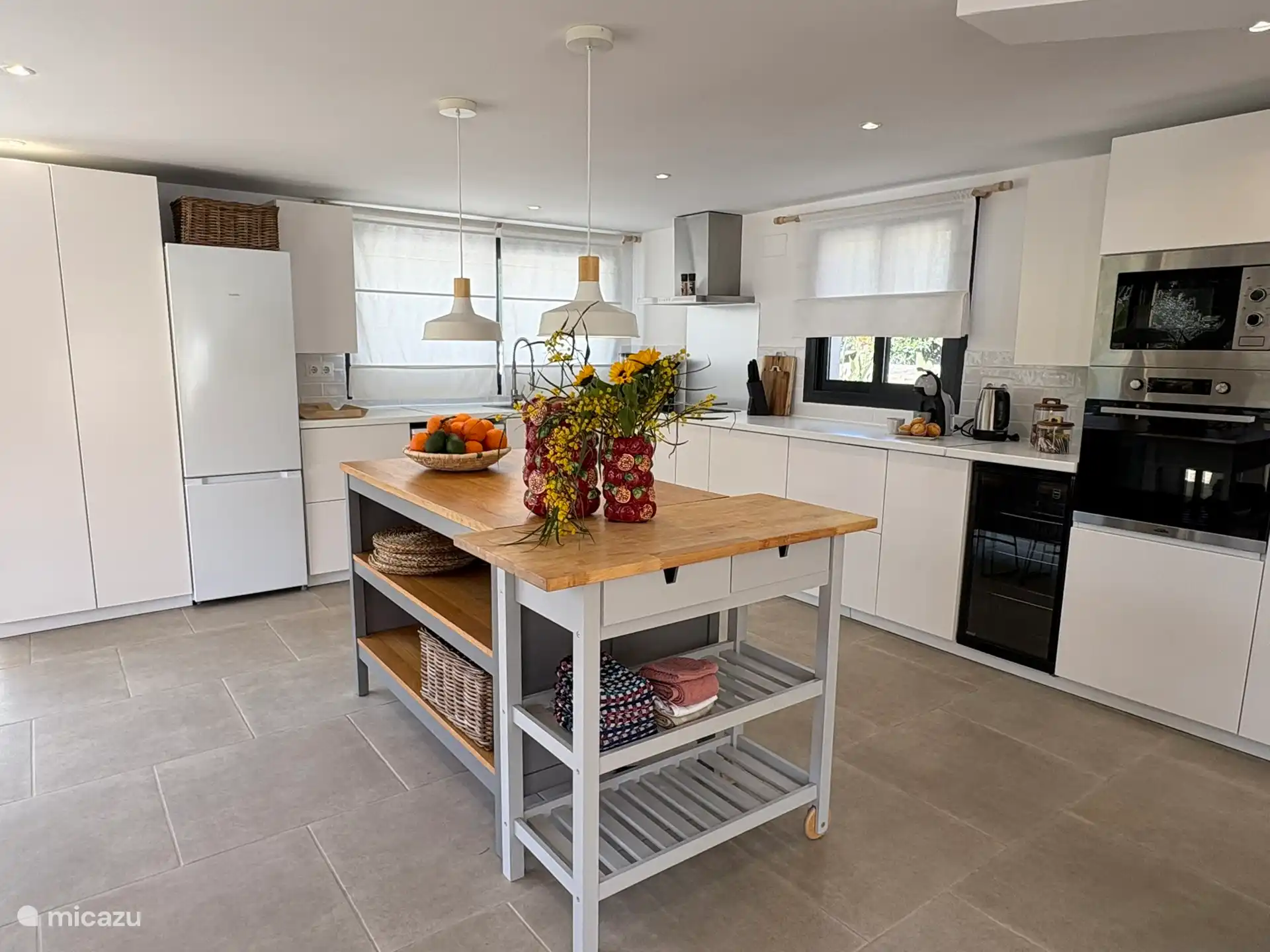 Royale en compleet ingerichte  keuken 