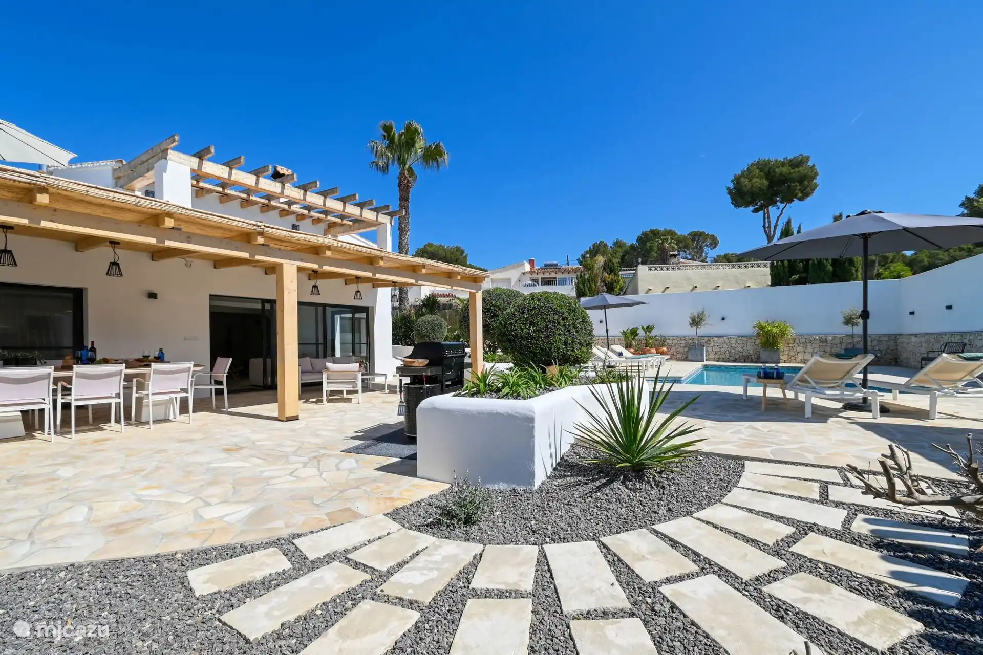 Everything on the ground floor