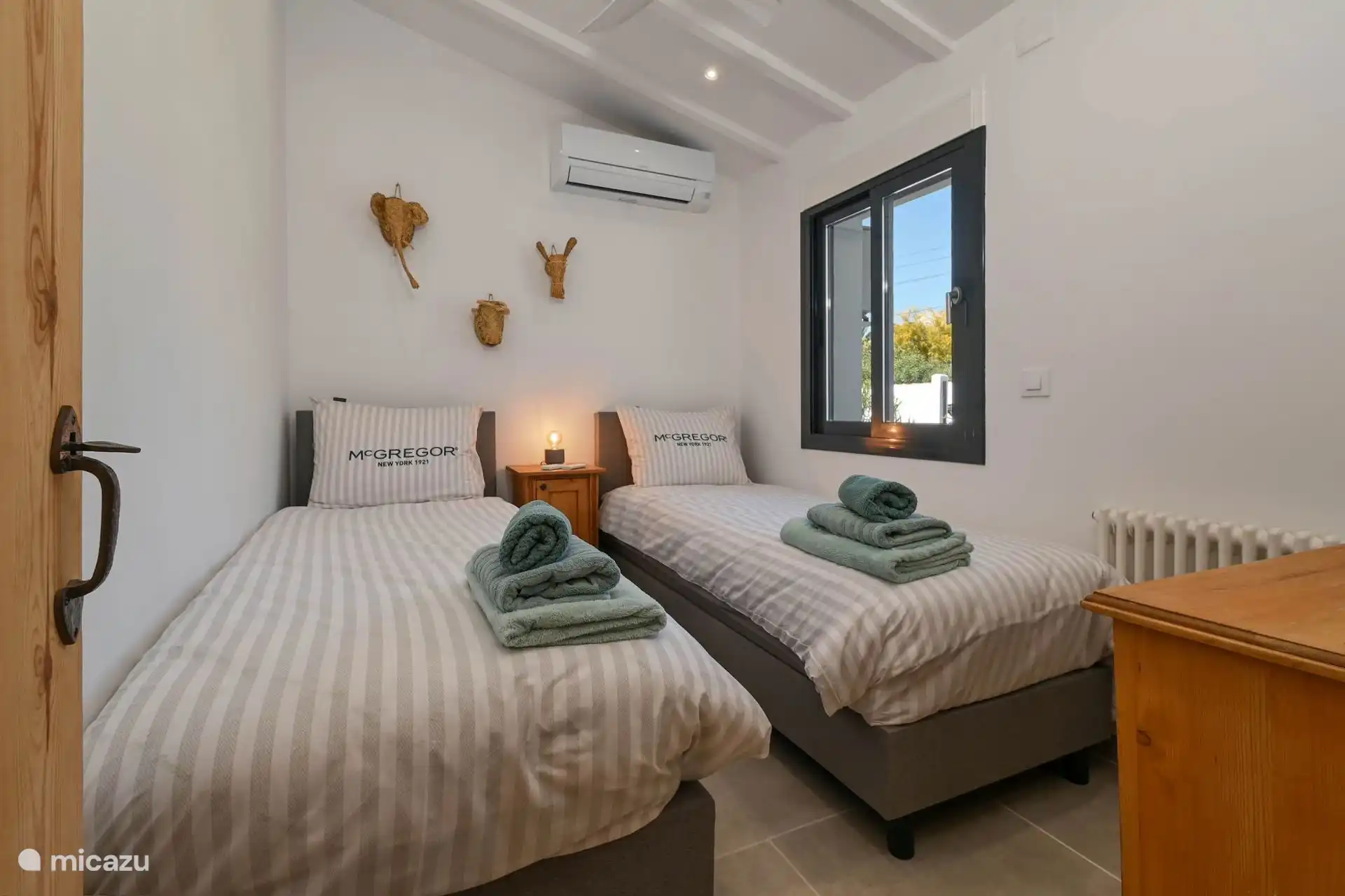 3rd bedroom with single beds 80x200