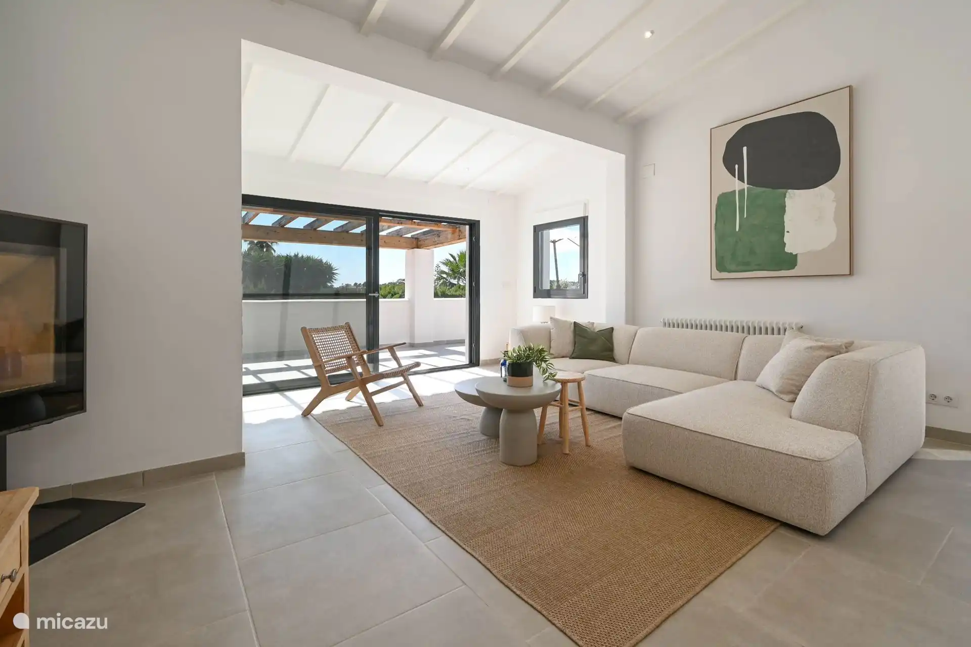 2nd living room with TV and terrace on 1st floor