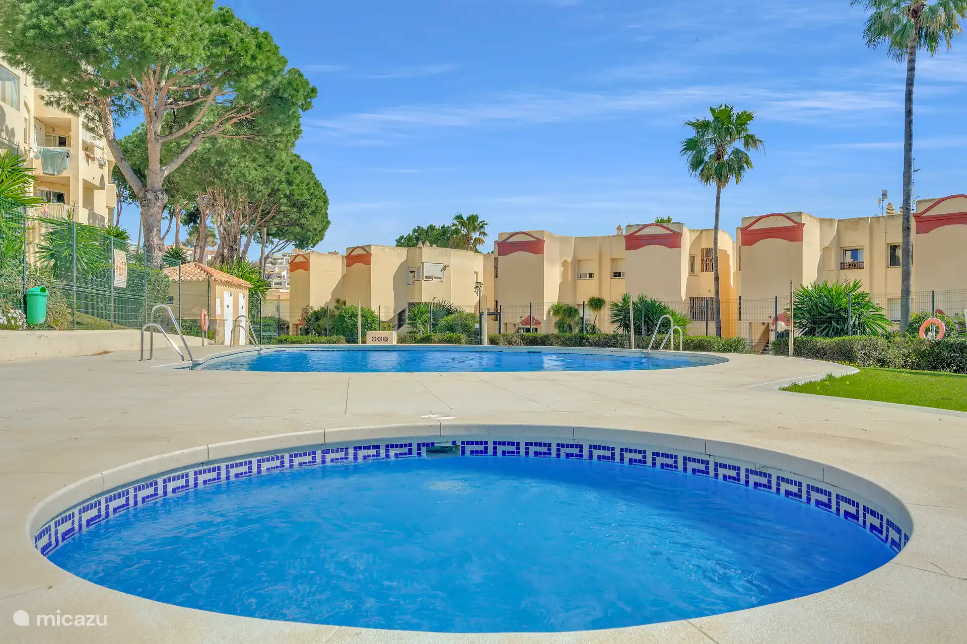 Vue depuis la piscine des enfants.