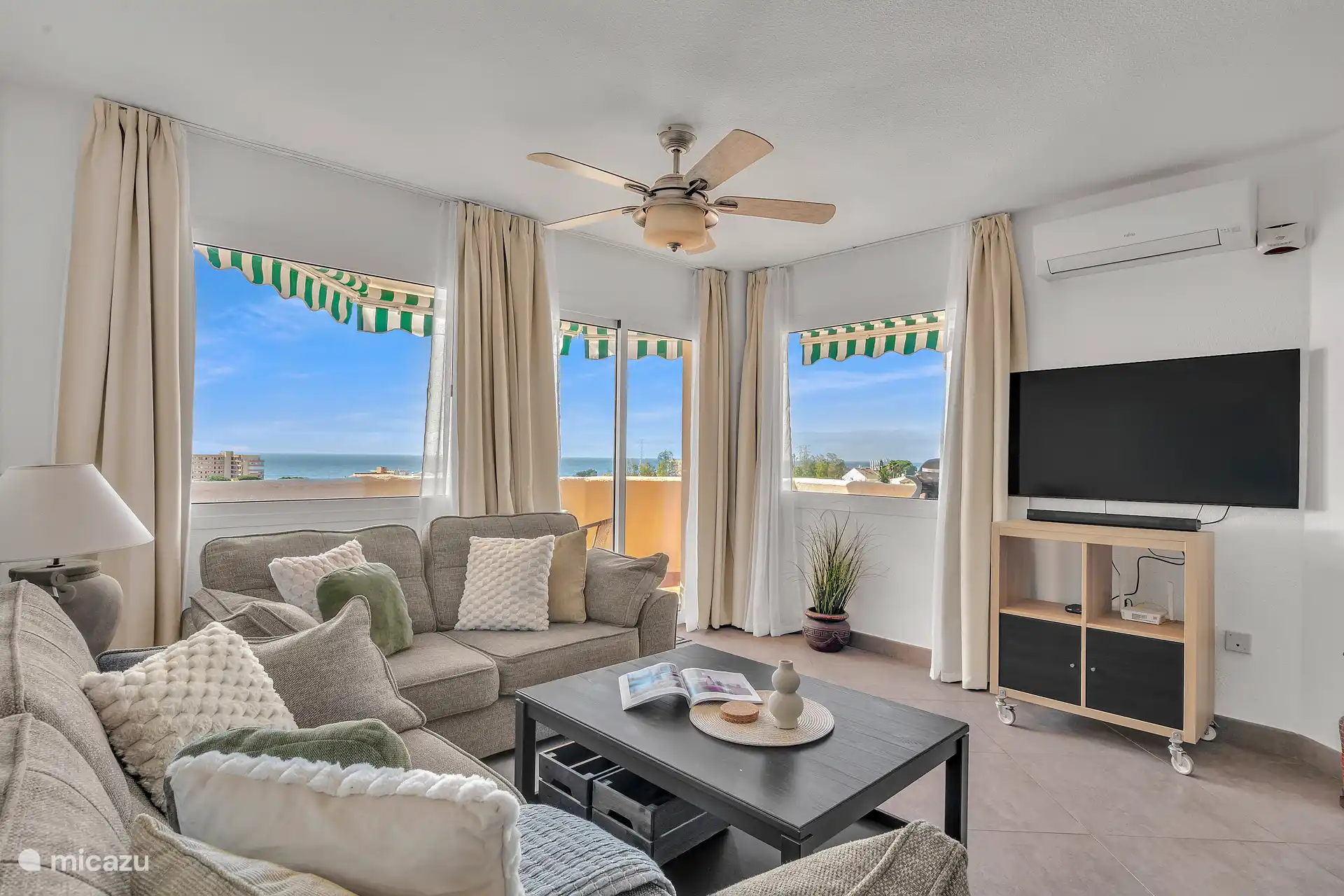 Salon spacieux avec Netflix, chaînes de télévision internationales et wifi fibre optique ultra-rapide.