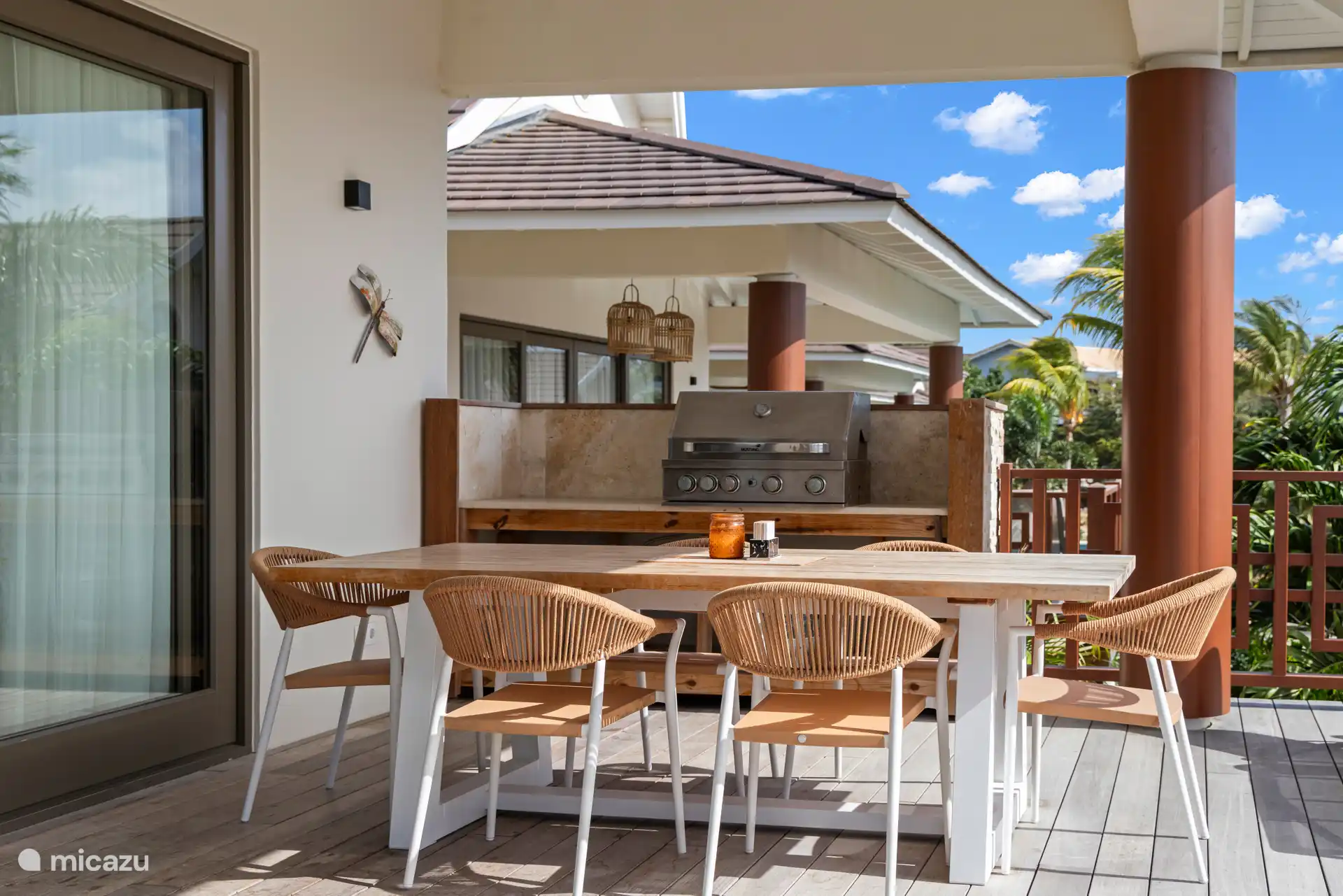 BBQ op gas aanwezig, ultiem genieten.