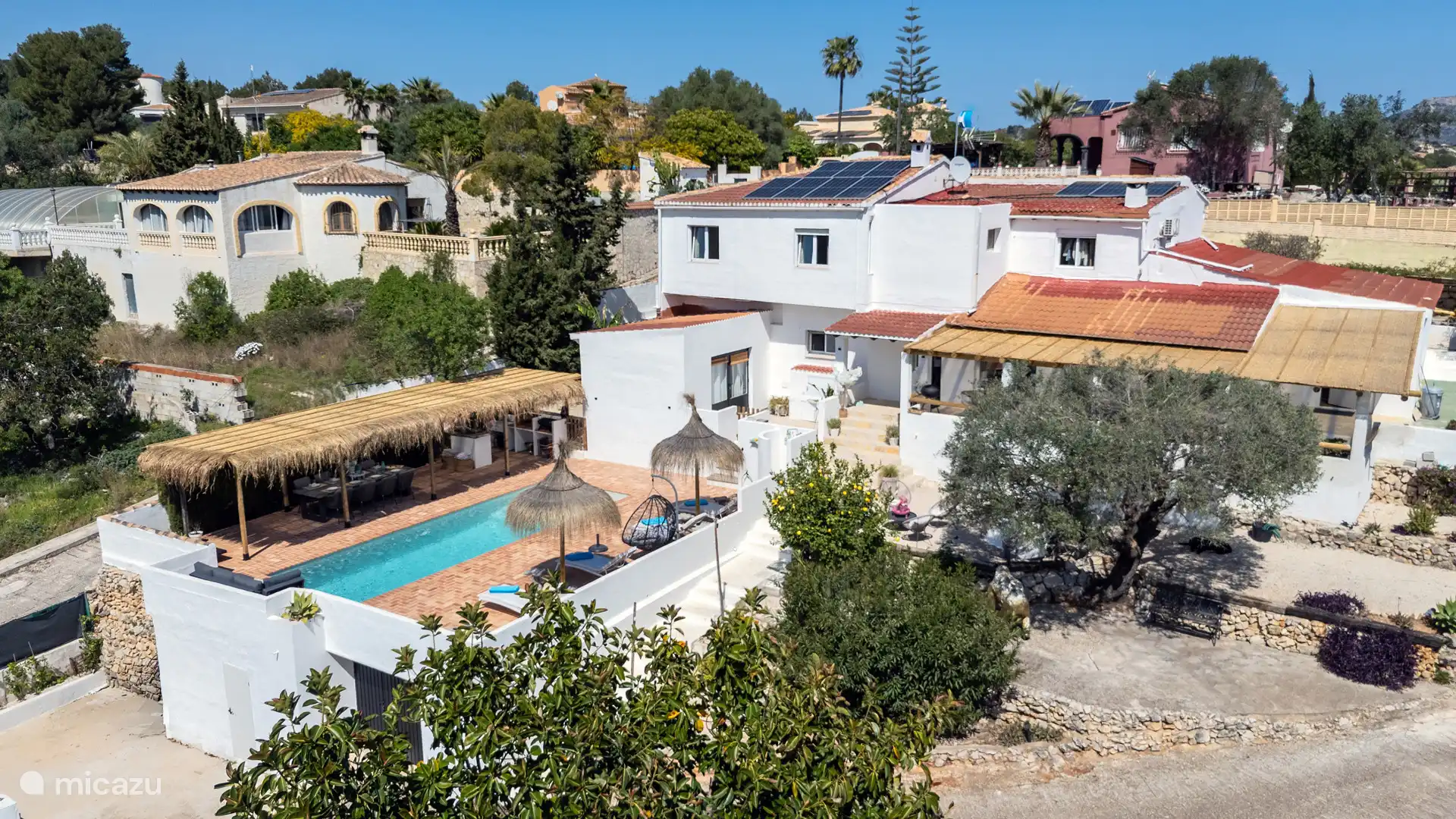 Vorderseite der Villa