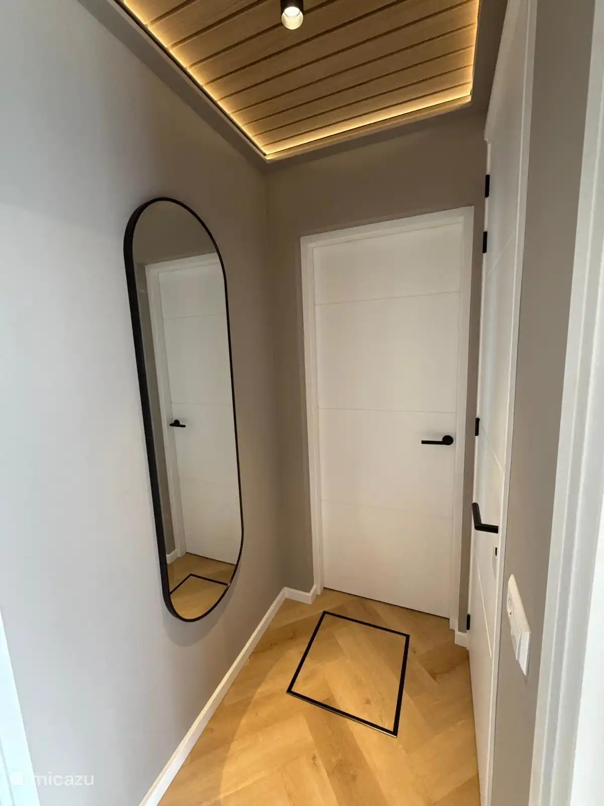 Gang naar de slapkamers, badkamer en toilet