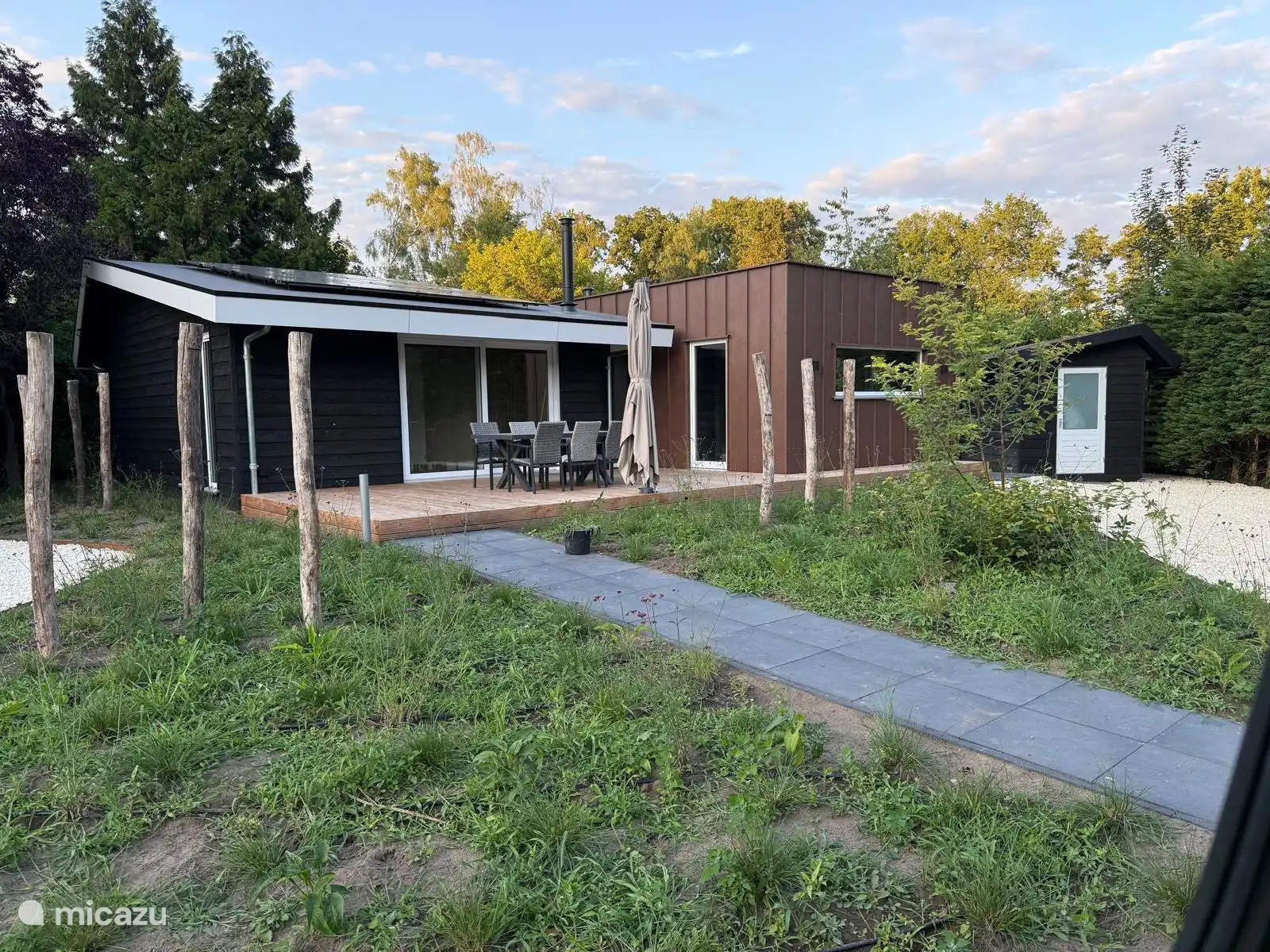 Doordat de tuin aangelegd is in 2025 moet alles nog een beetje groeien