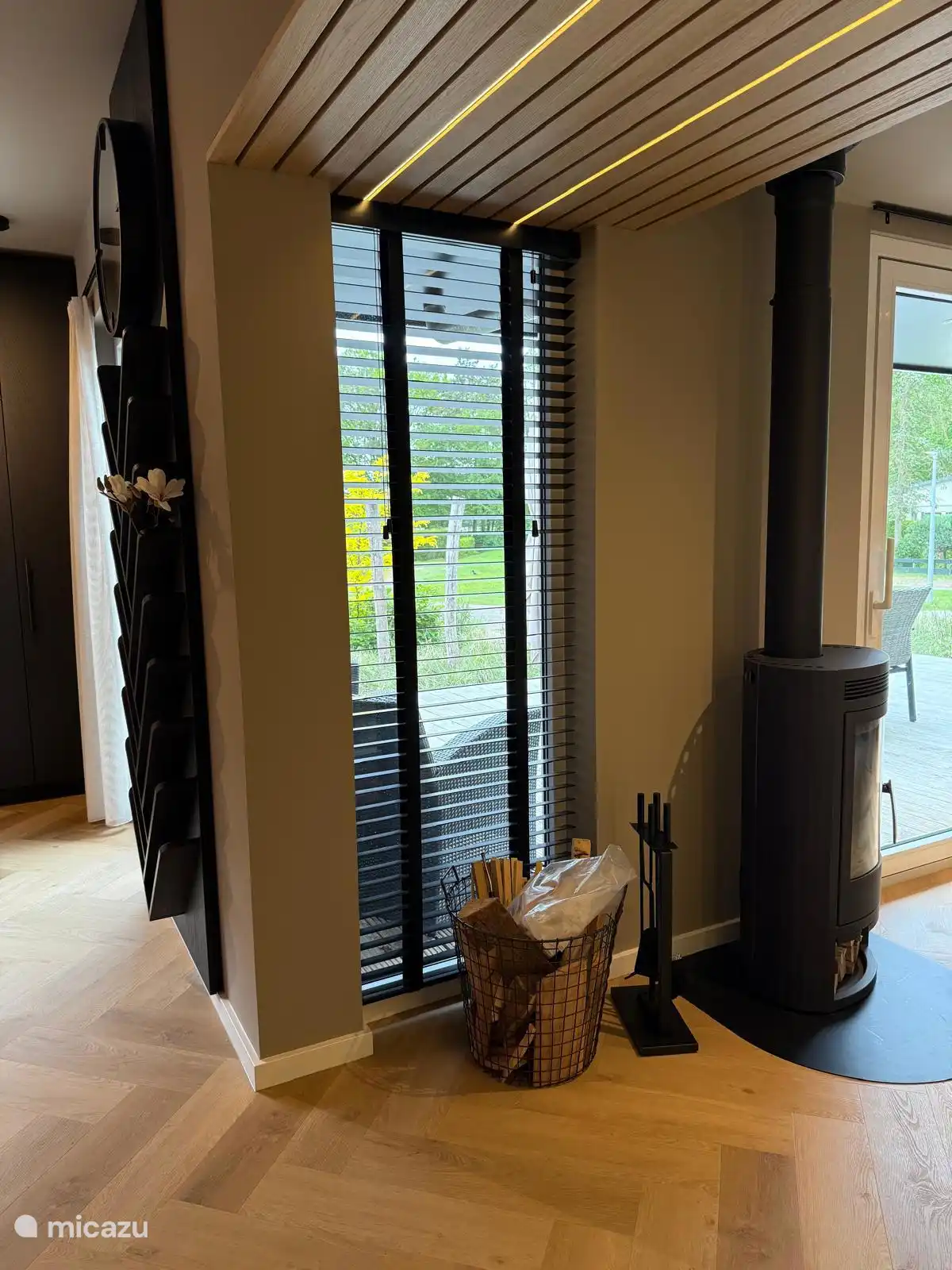 Alle materialen en meubels in dit huis zijn van topkwaliteit en op maat gemaakt.