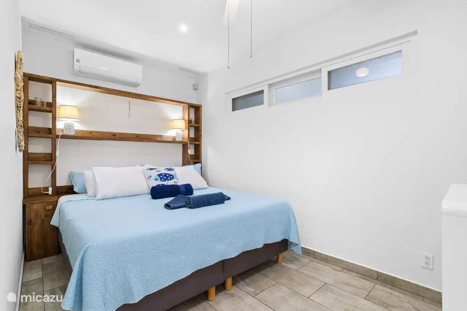 Geräumige Schlafzimmer mit eigenem Bad