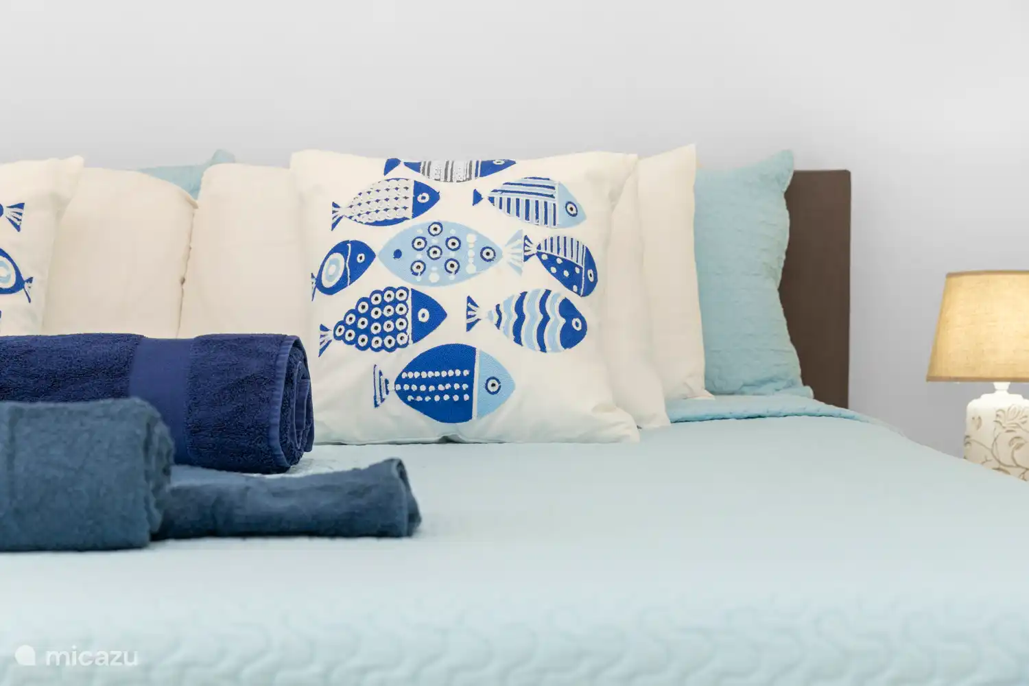 Geräumige Schlafzimmer mit eigenem Bad