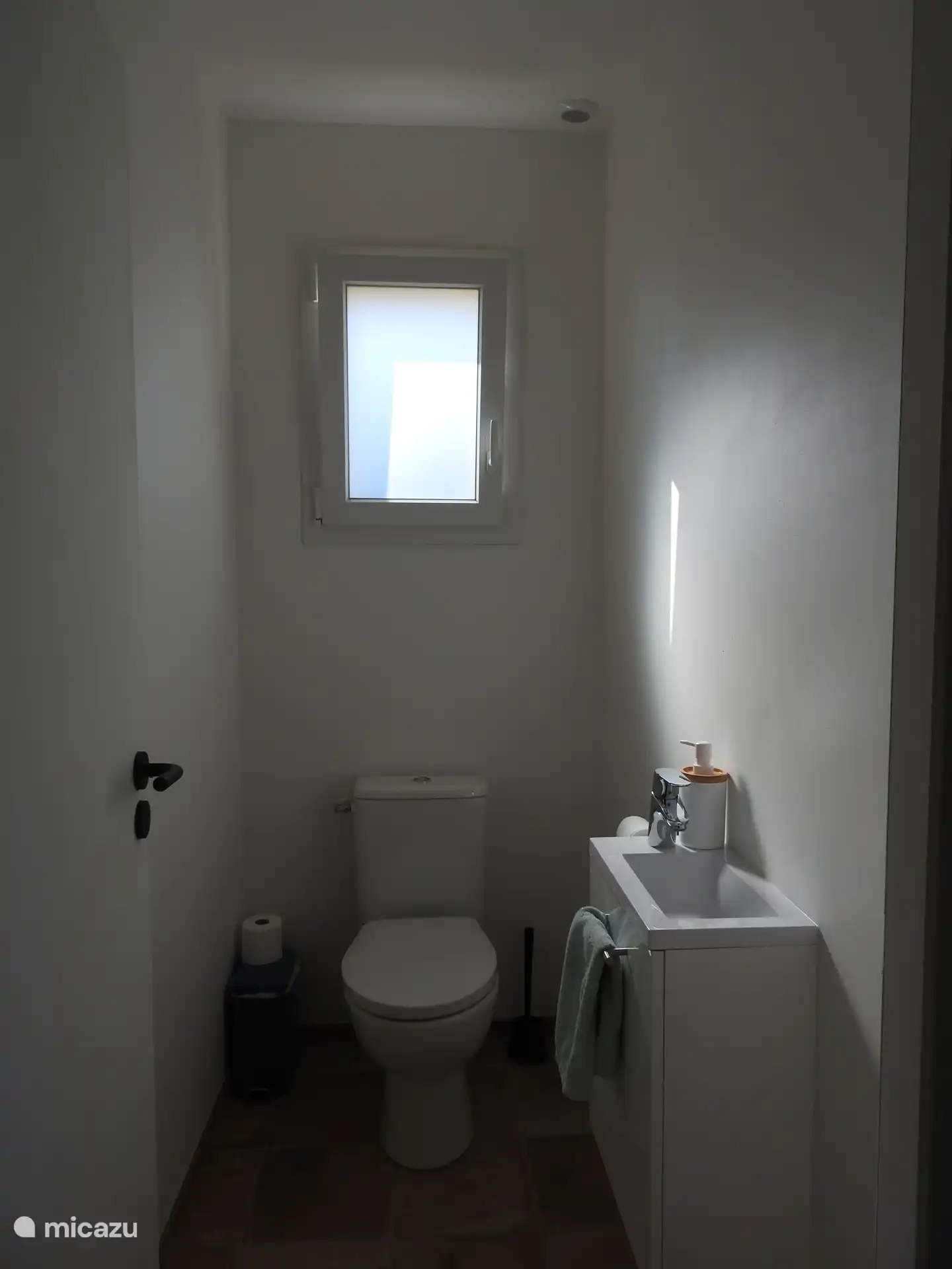 Apart toilet