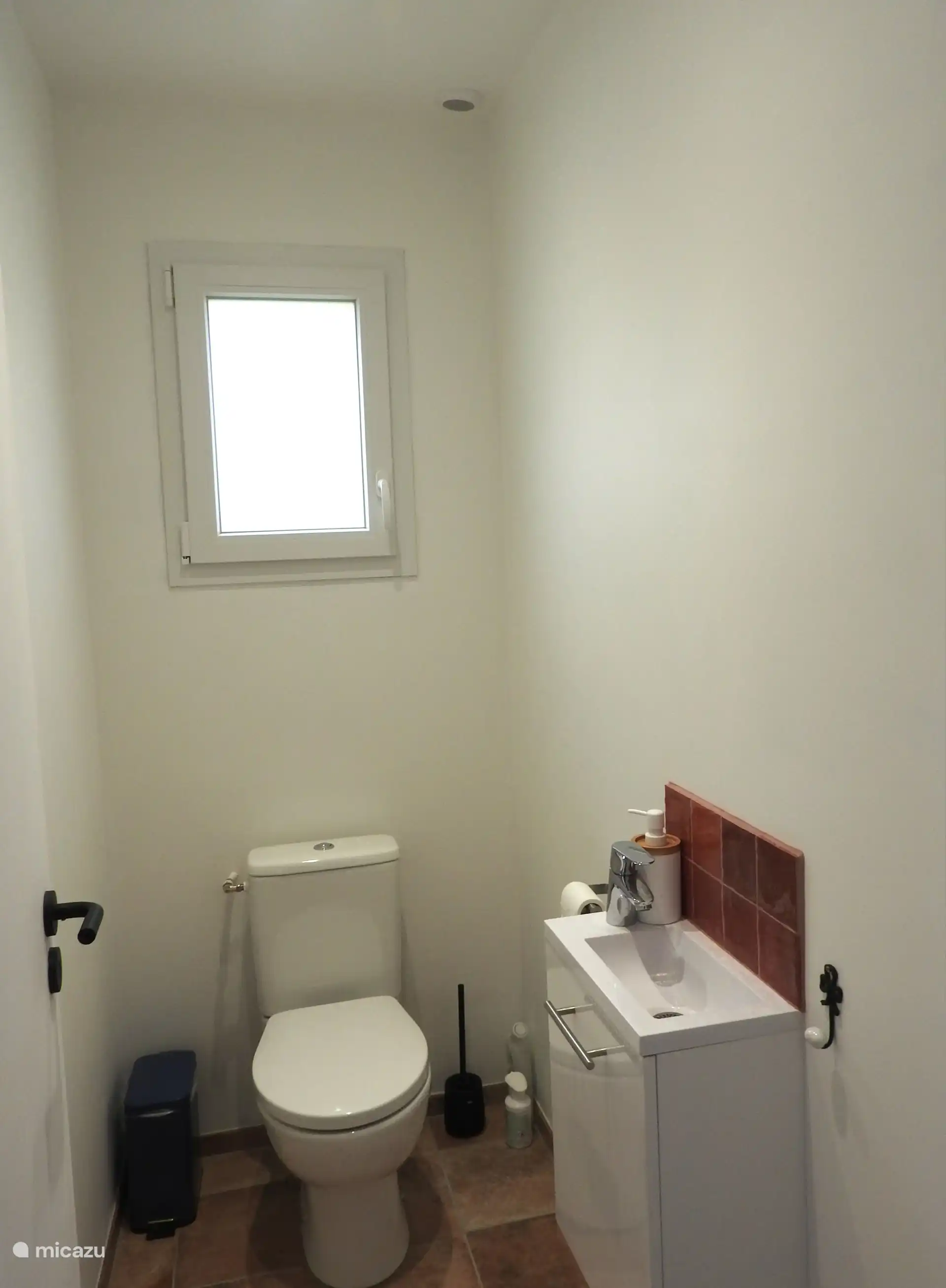 Apart toilet