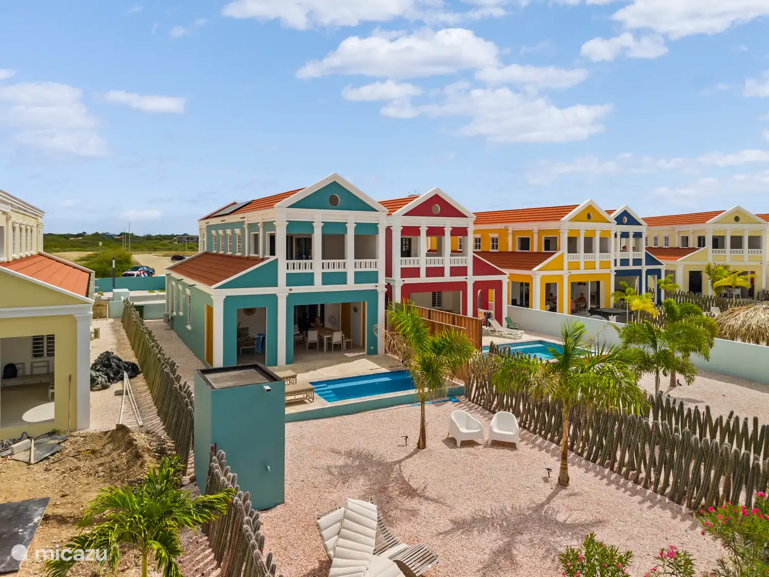 Prachtig nieuw project: Watervillas!!
helaas is het beneden appartement niet te huur ;)