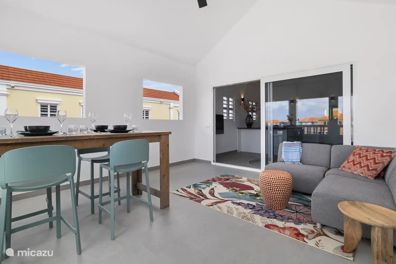 Ruime balkon met geweldig uitzicht over de lagune