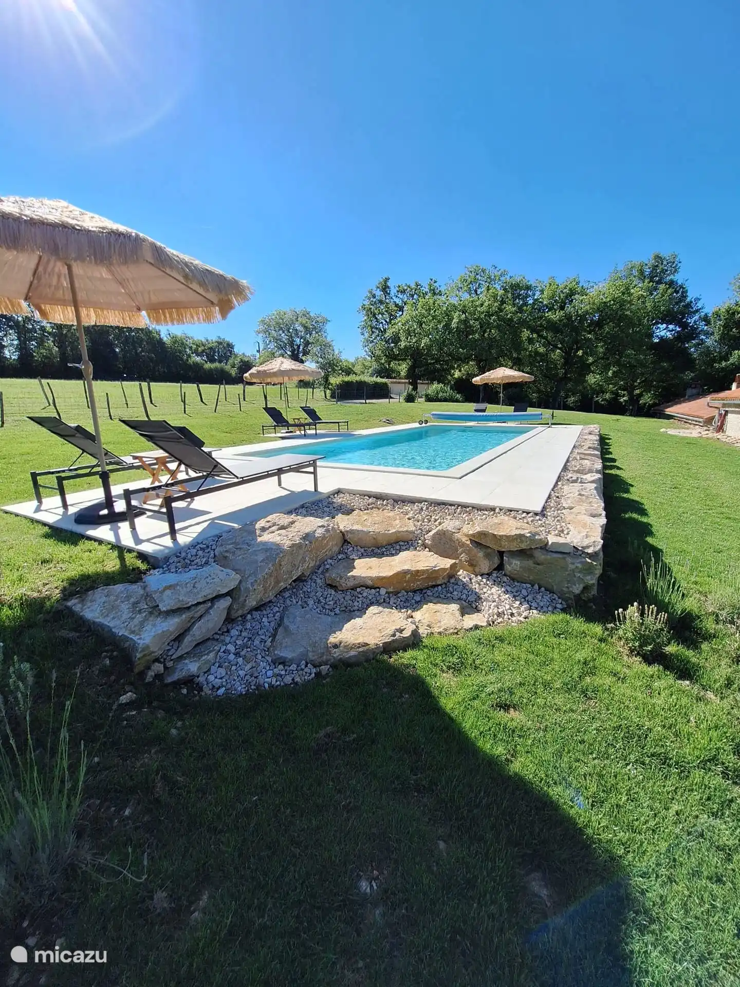 Swimming pool 10 x4 ( saltwater filter )