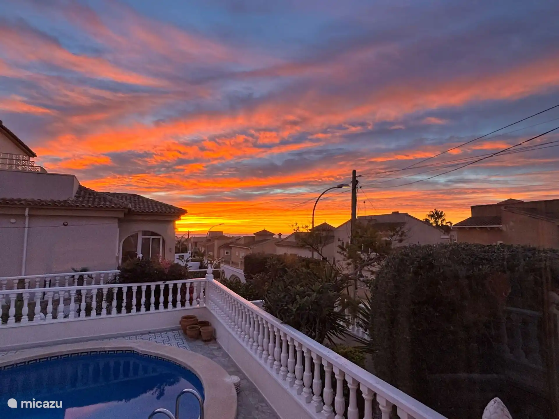 Amanecer desde el invernadero